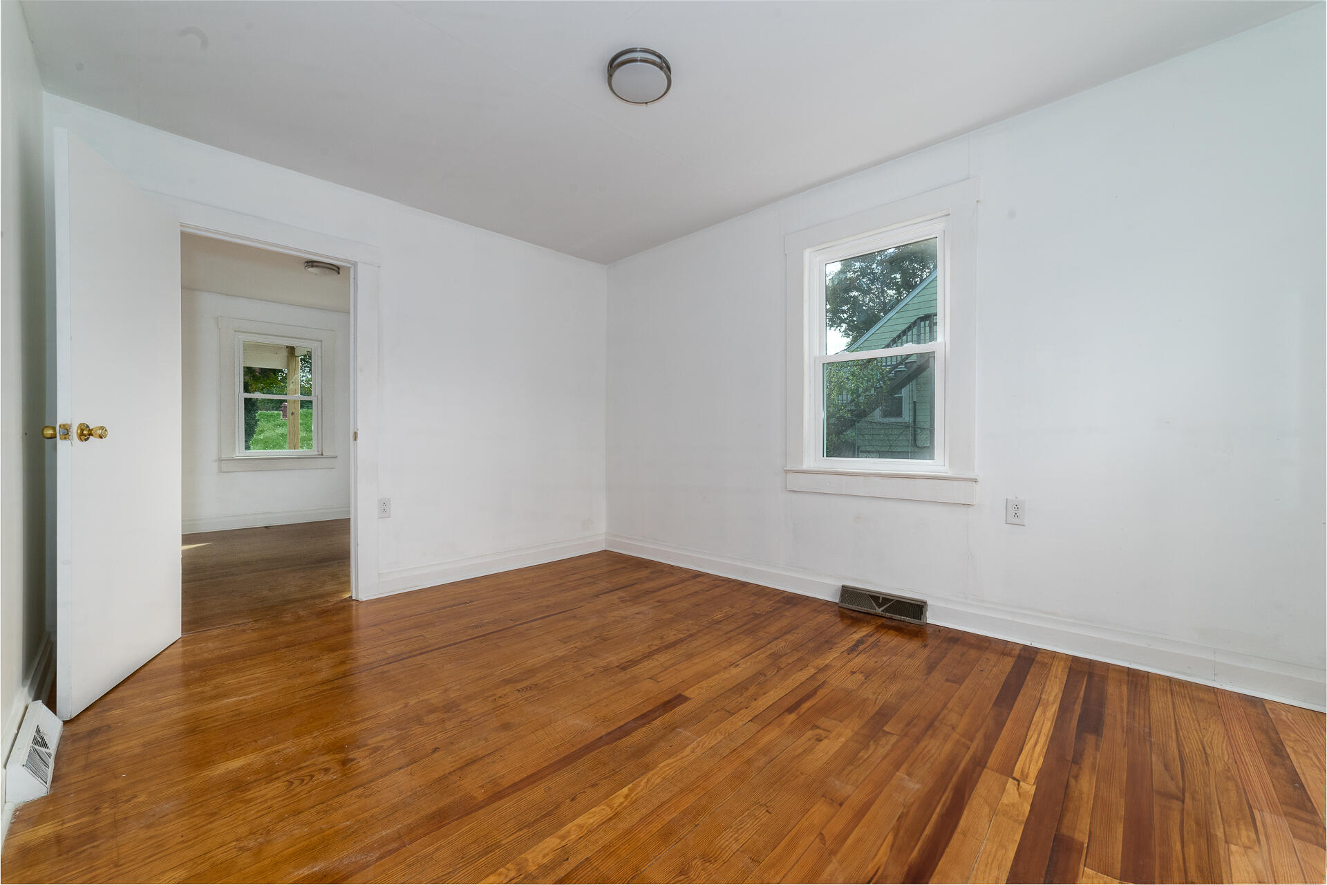 93 Cameron St