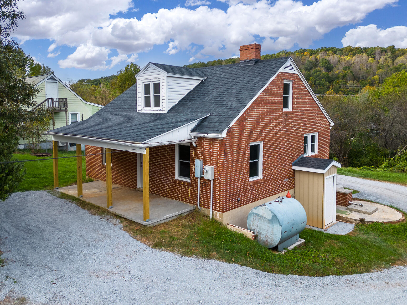 93 Cameron St