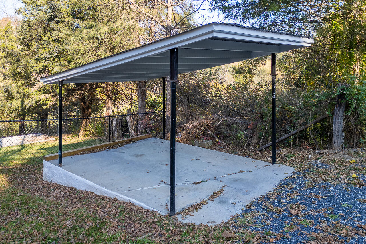 300 Wesley Chapel Rd