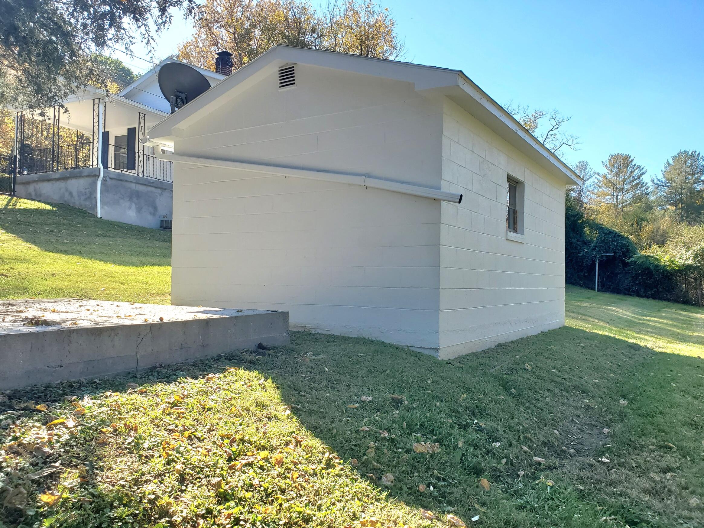 300 Wesley Chapel Rd
