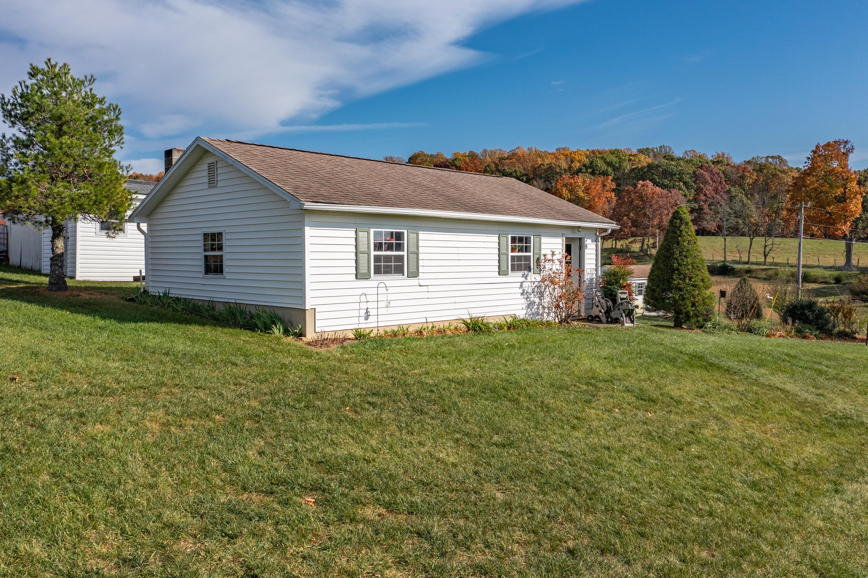 5660 Borden Grant Trl