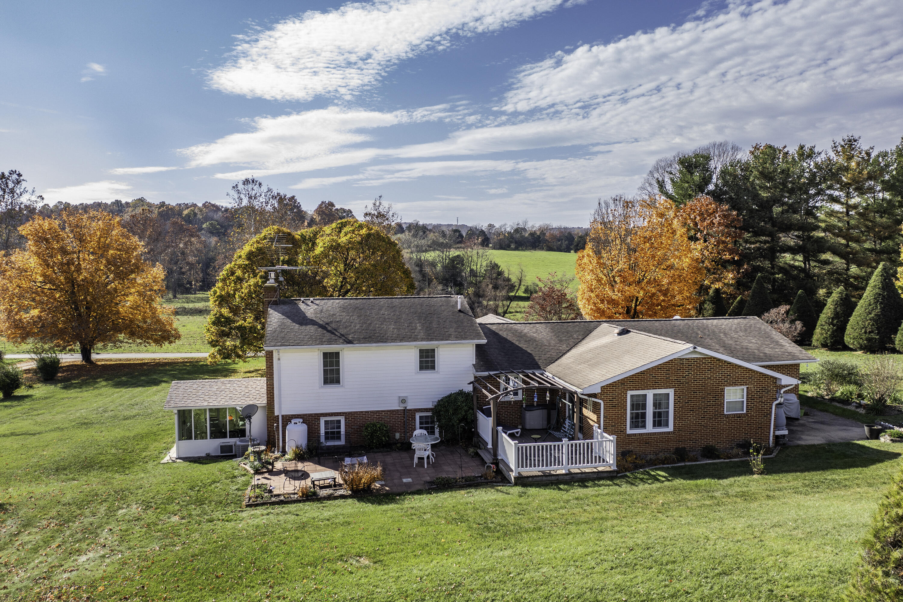5660 Borden Grant Trl