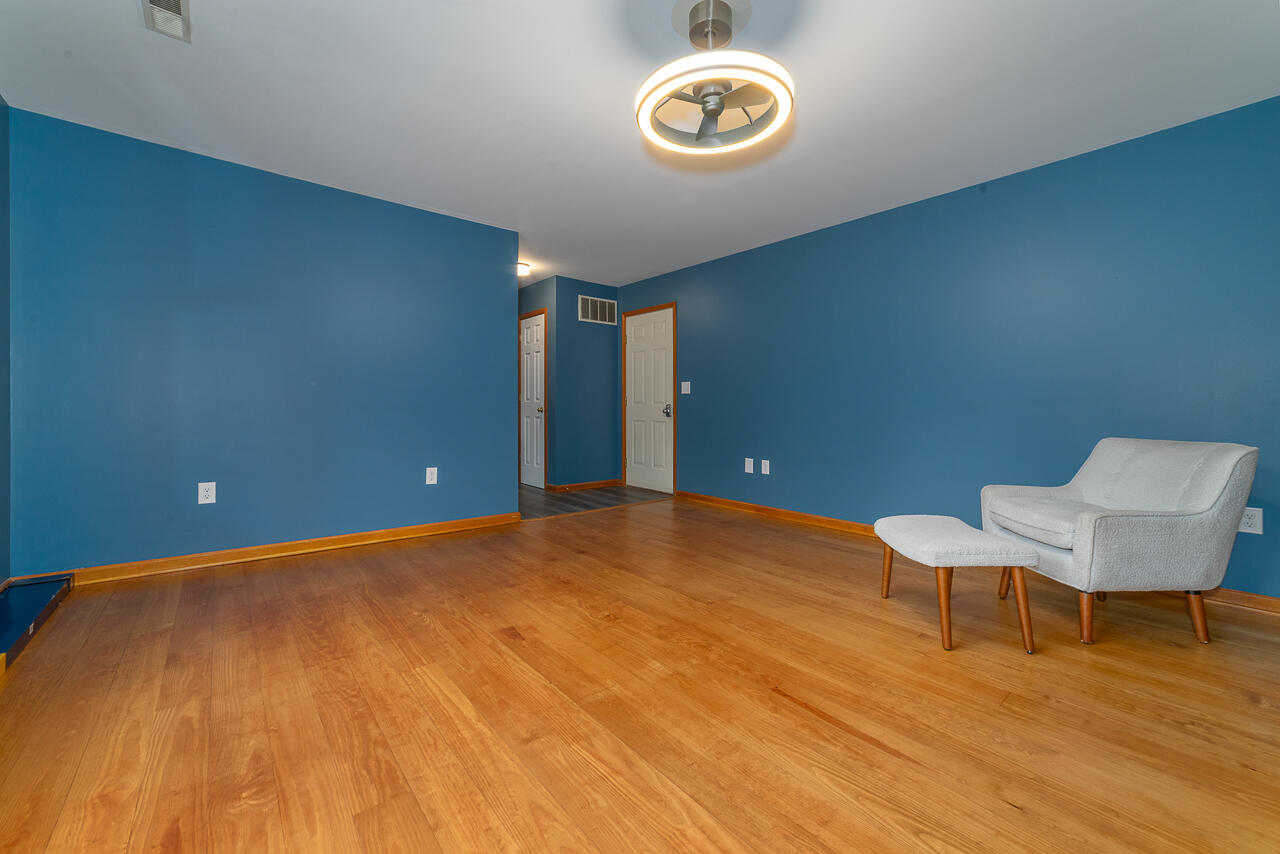 883 Collierstown Rd