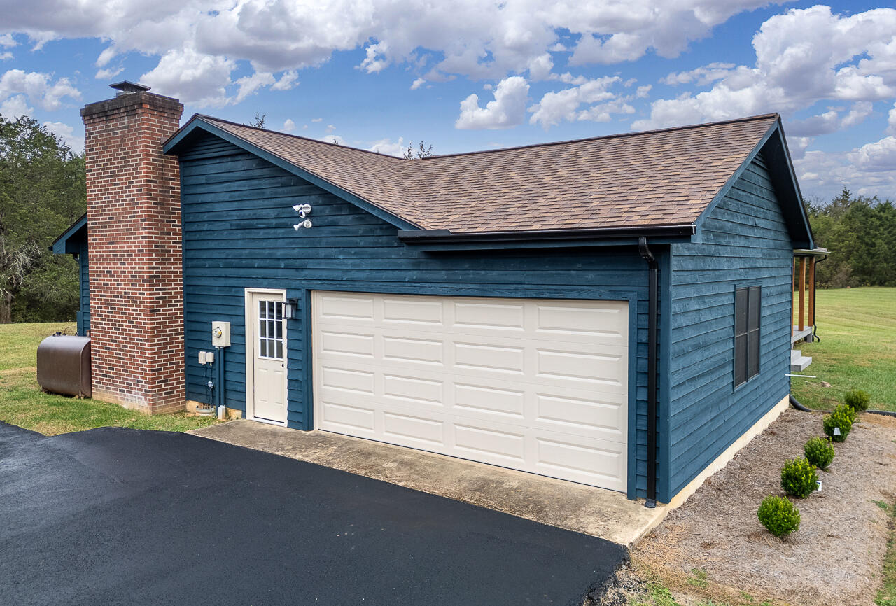 883 Collierstown Rd