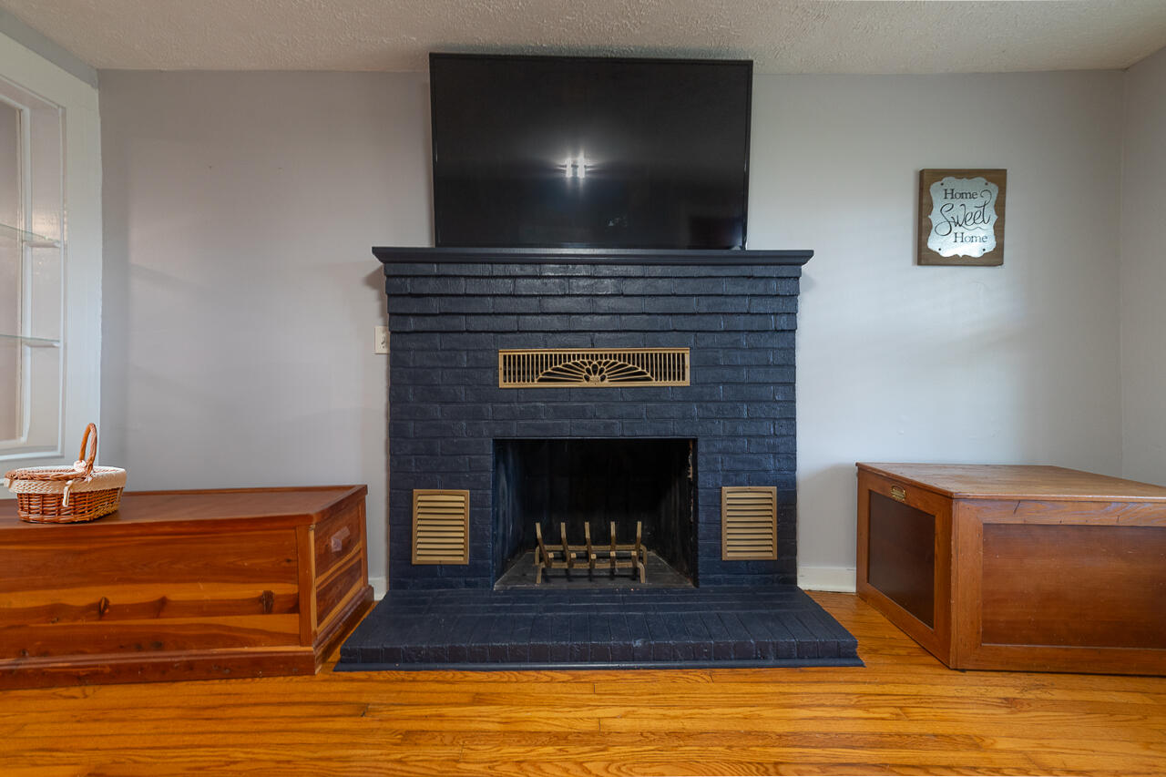 378 Flower Ln