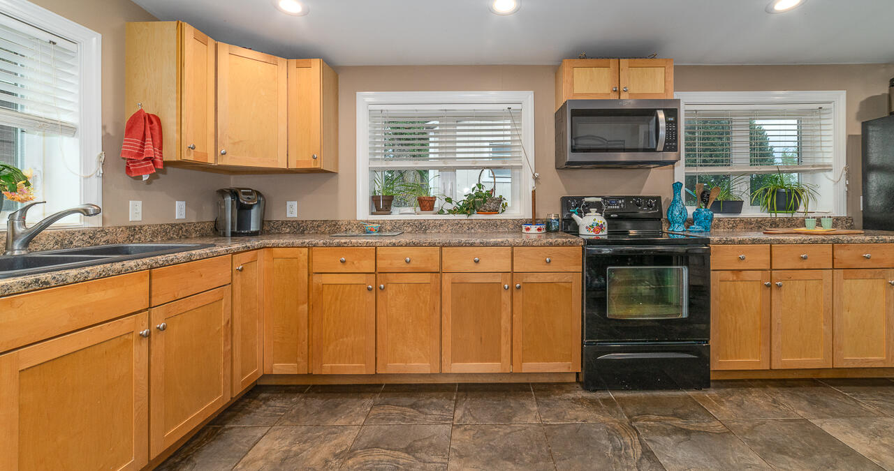 378 Flower Ln