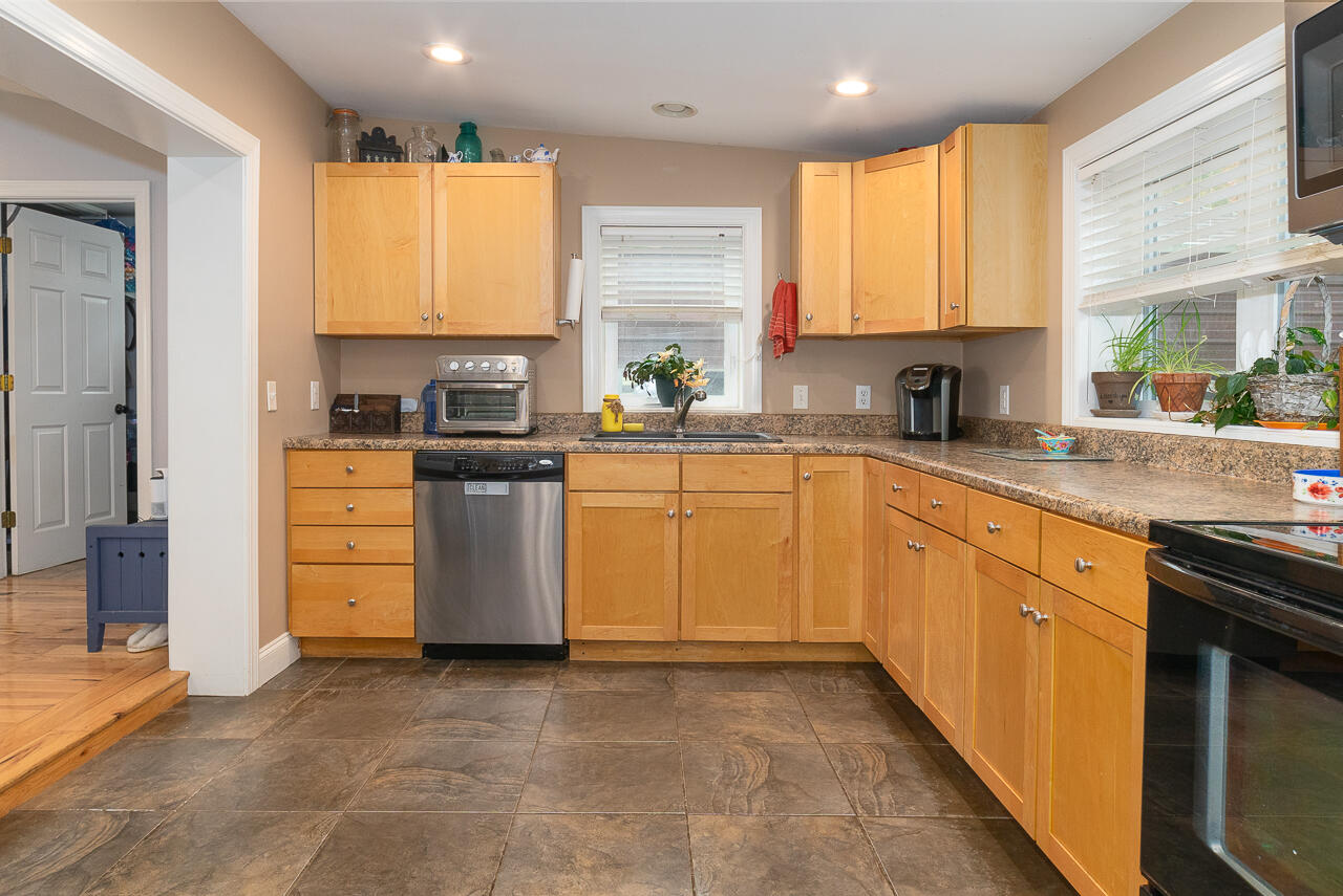 378 Flower Ln
