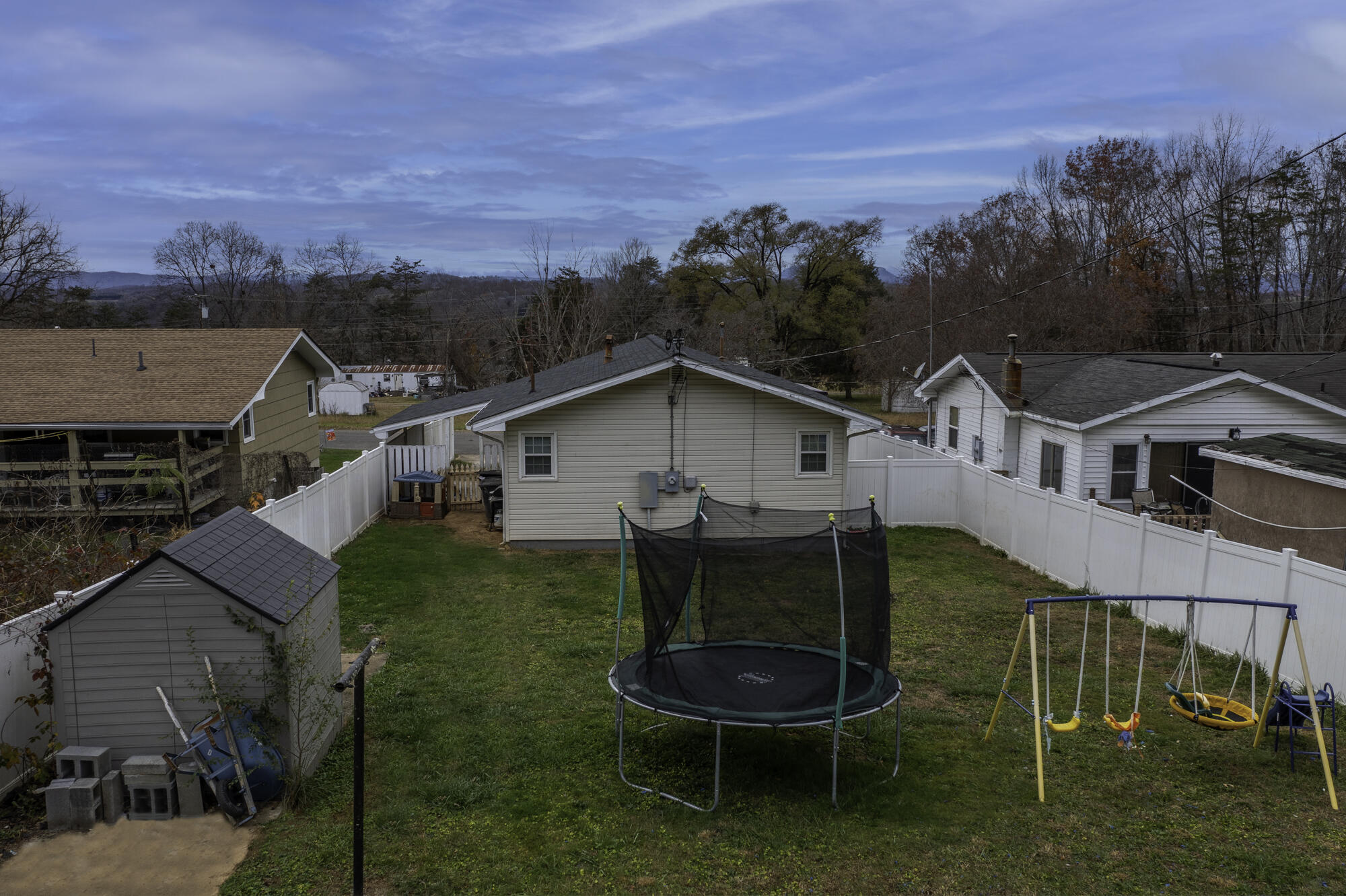 1952 Spruce Ave