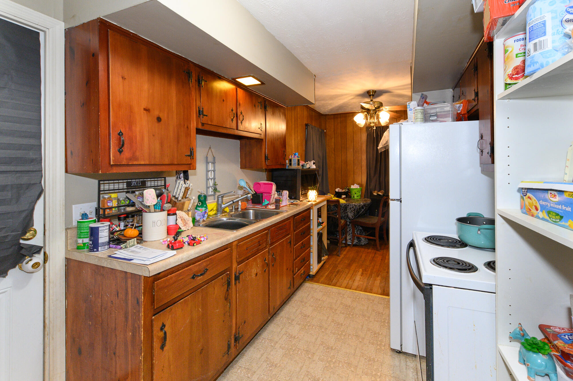 1952 Spruce Ave