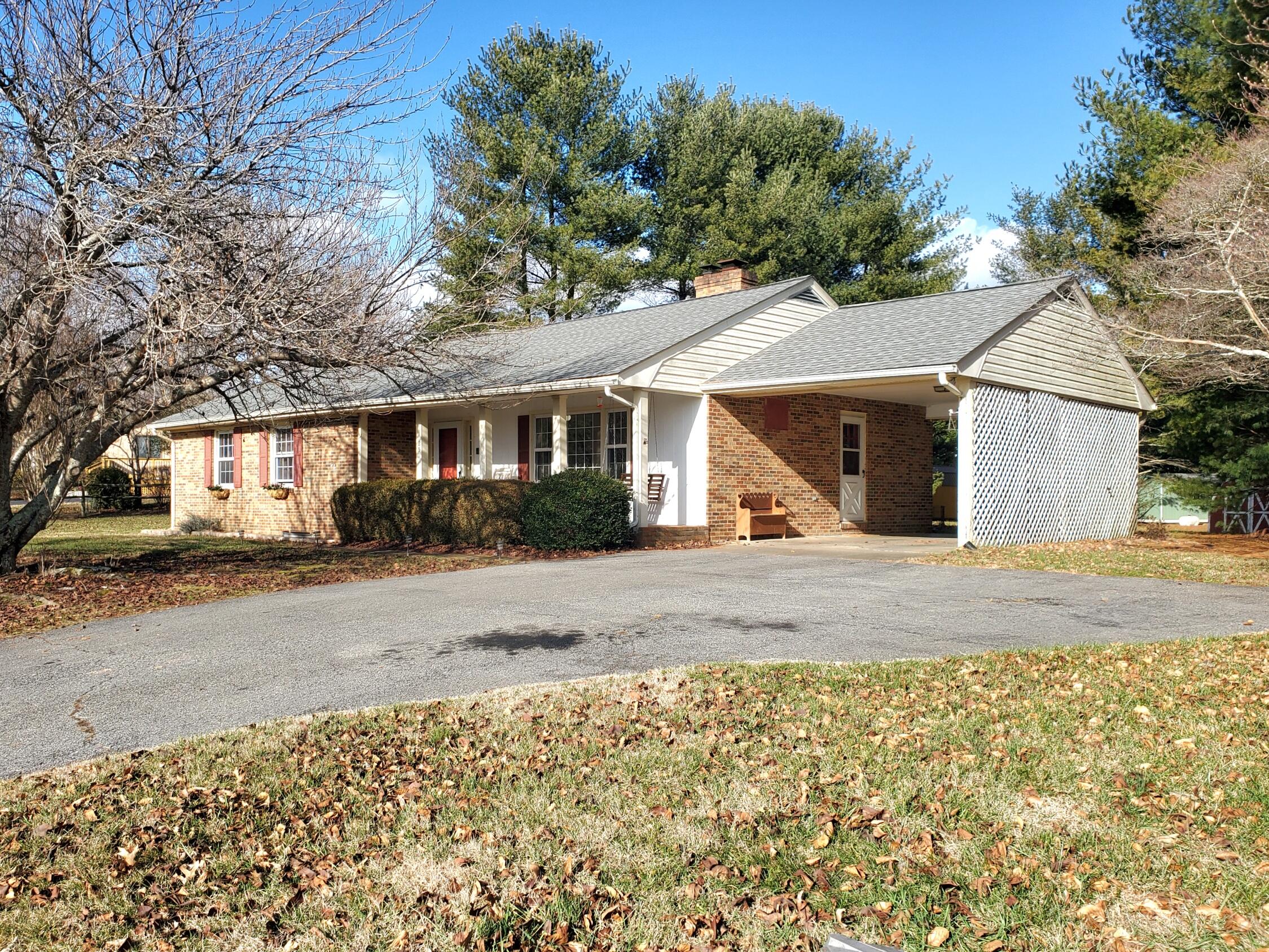 251 Mt Vista Dr