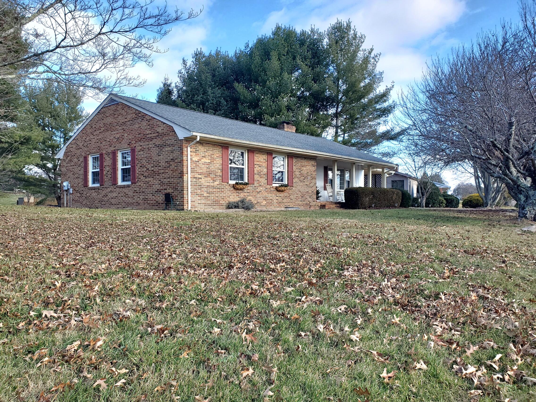 251 Mt Vista Dr