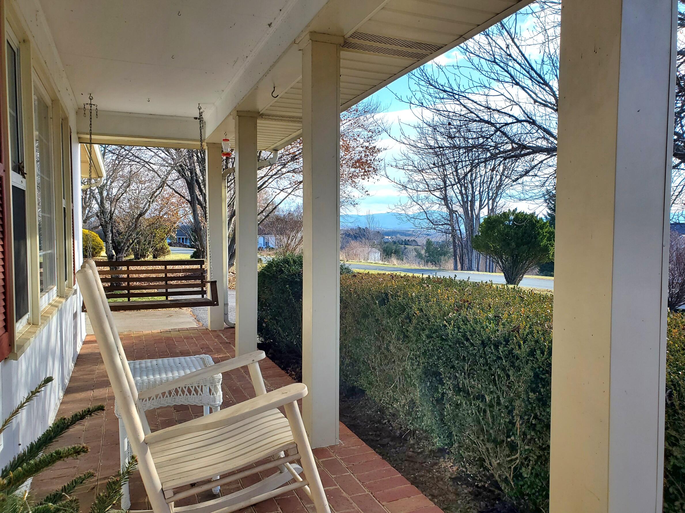 251 Mt Vista Dr