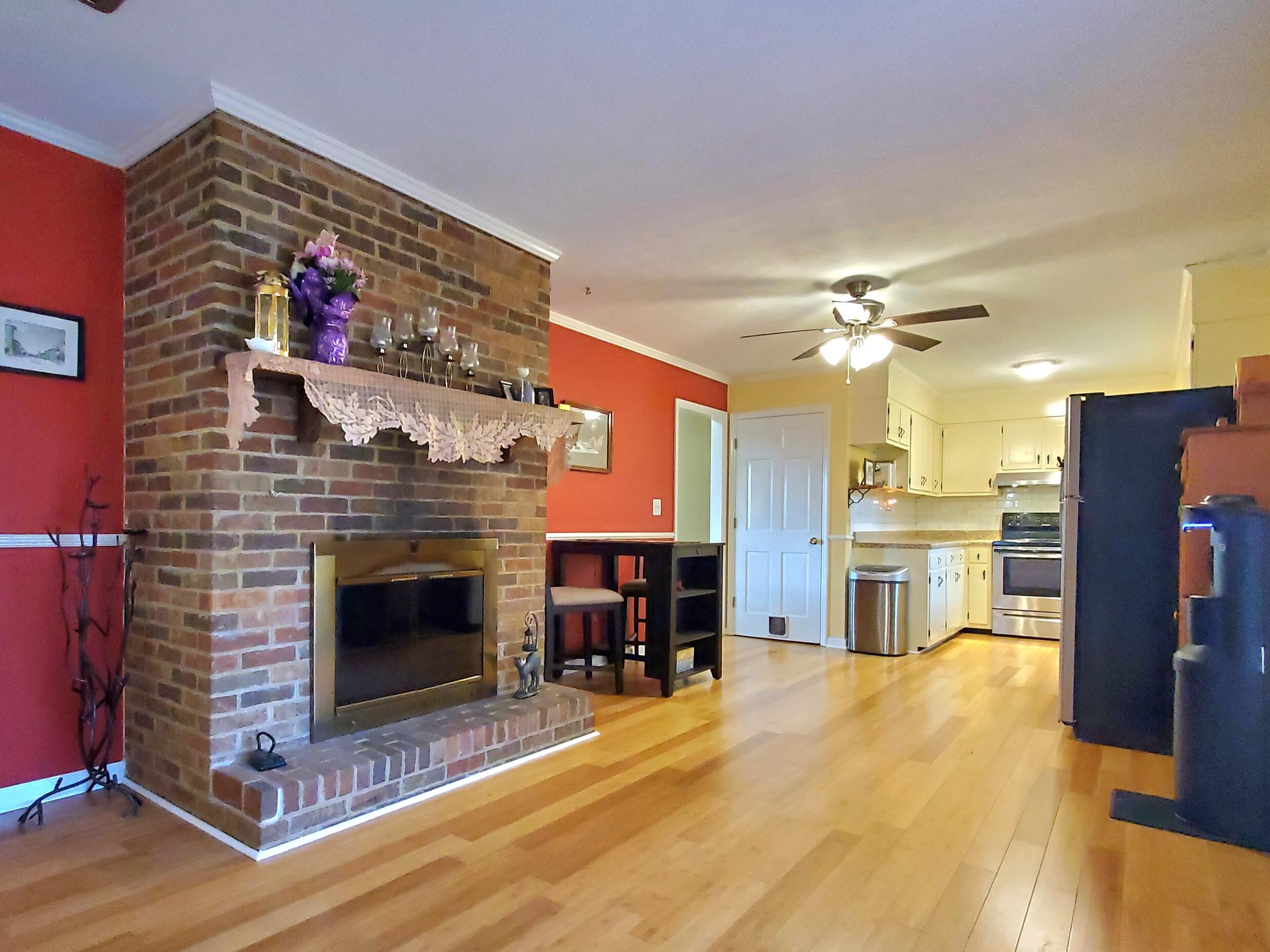 251 Mt Vista Dr