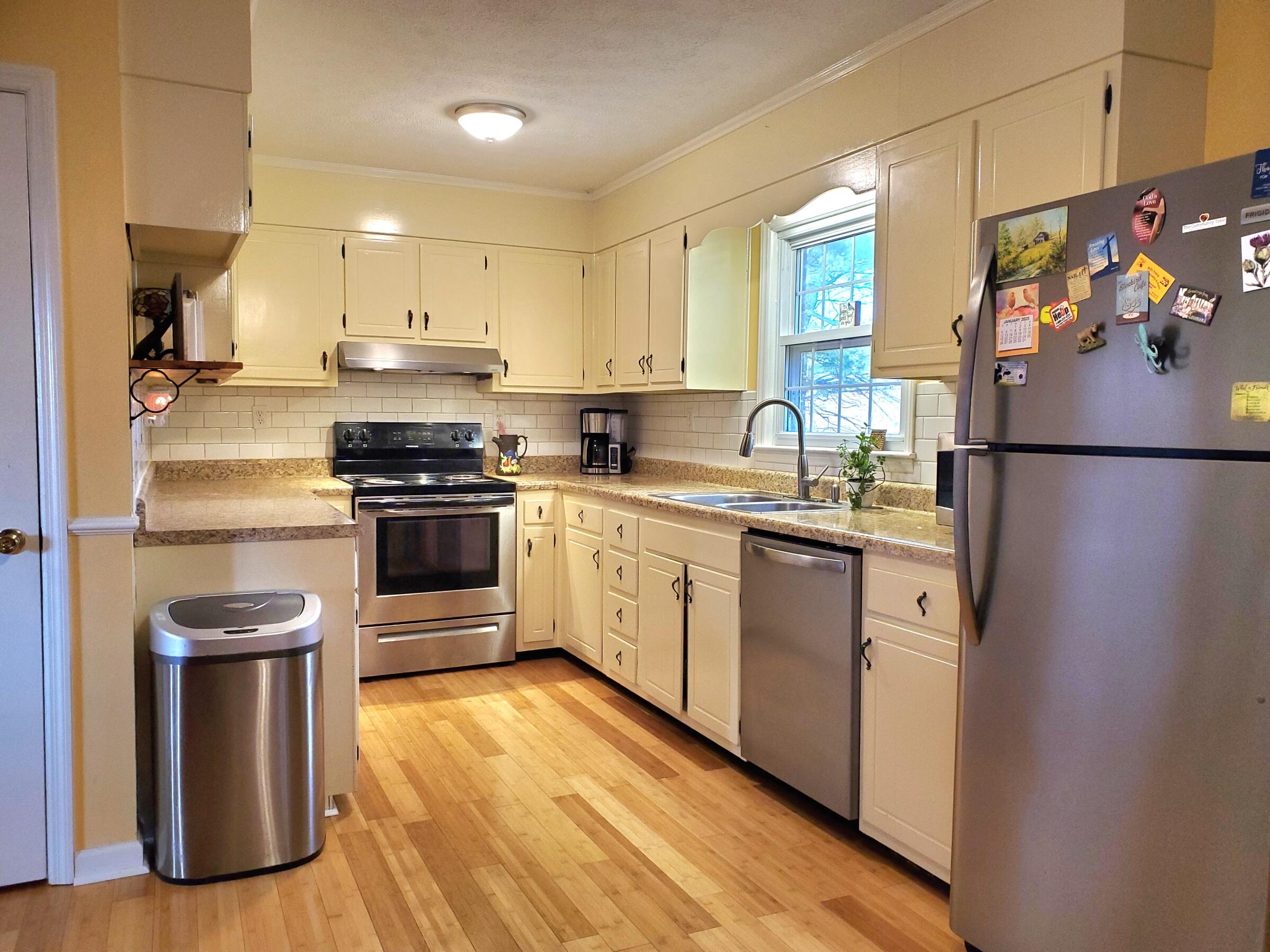 251 Mt Vista Dr