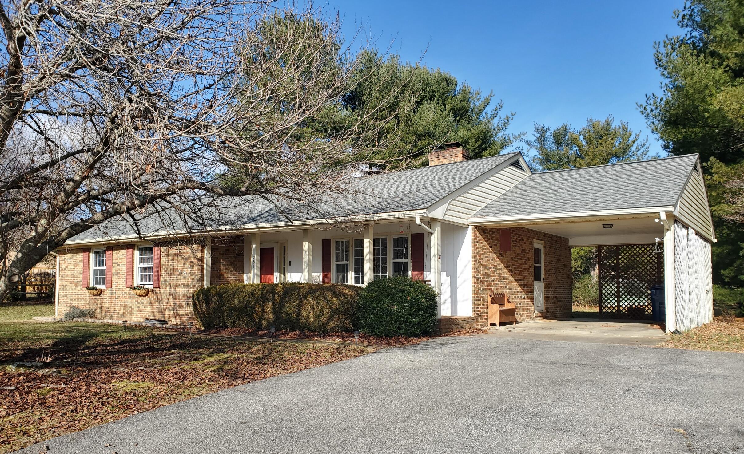 251 Mt Vista Dr