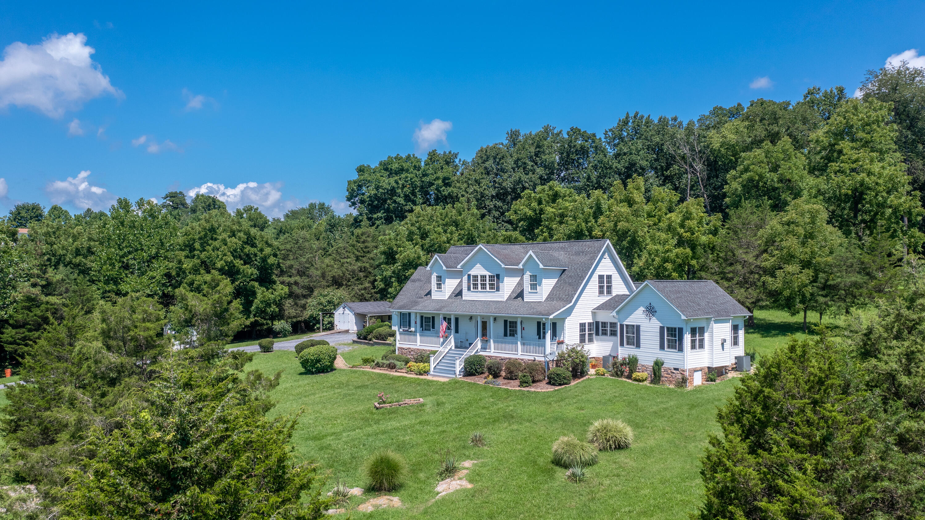 65 Blackberry Ln