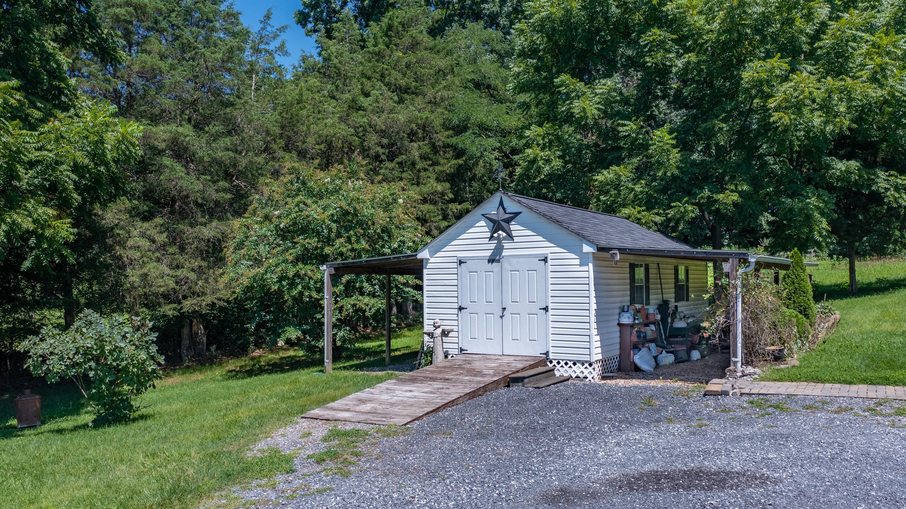 65 Blackberry Ln