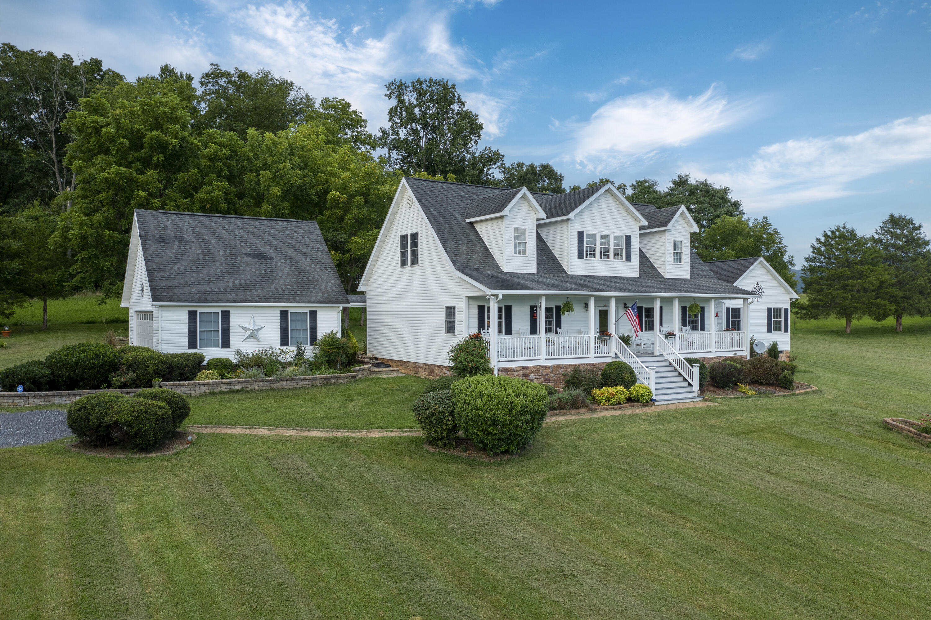 65 Blackberry Ln