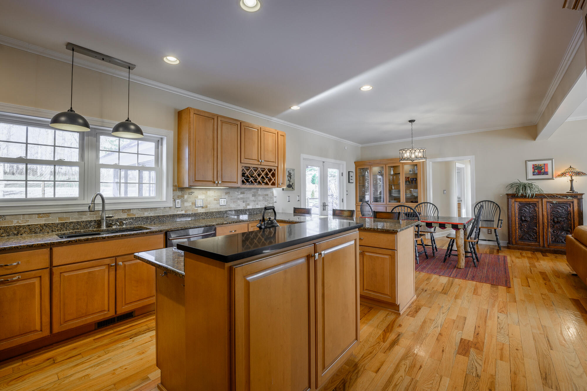 65 Blackberry Ln
