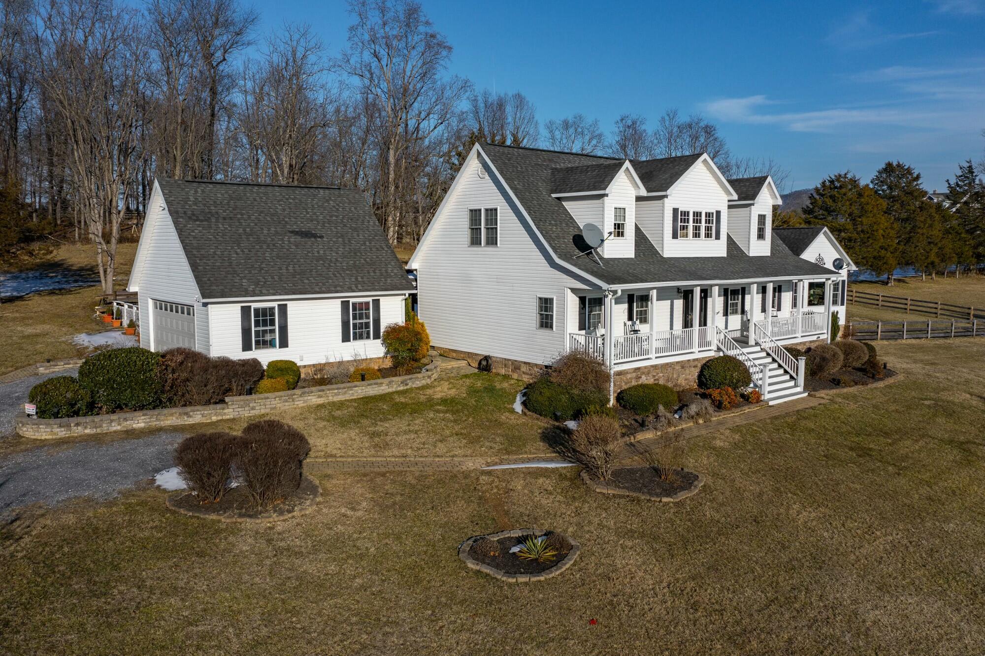 65 Blackberry Ln