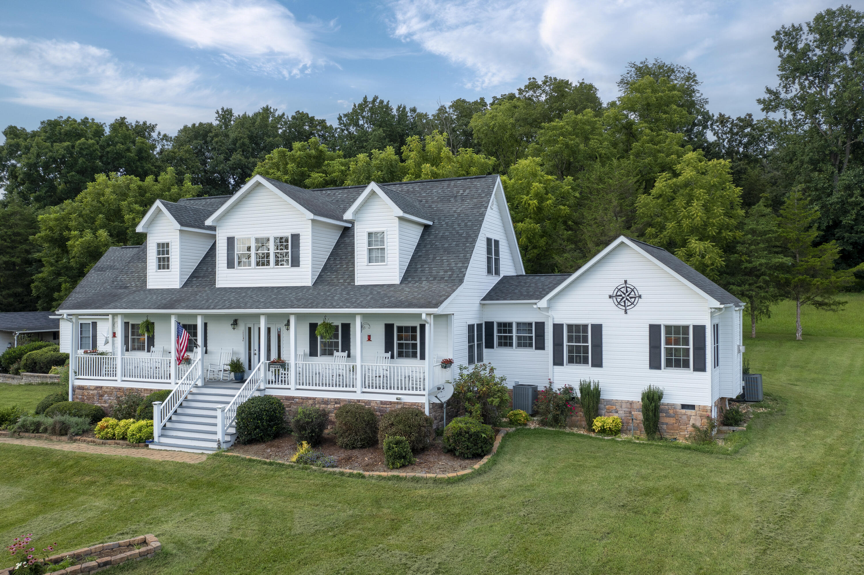 65 Blackberry Ln