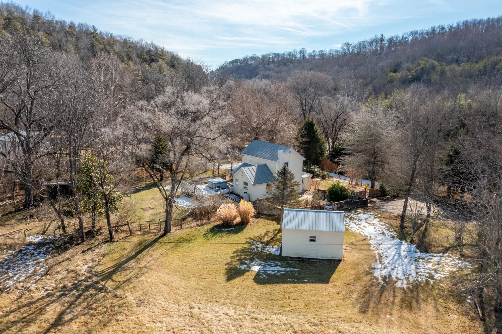 4 Coleman Ln