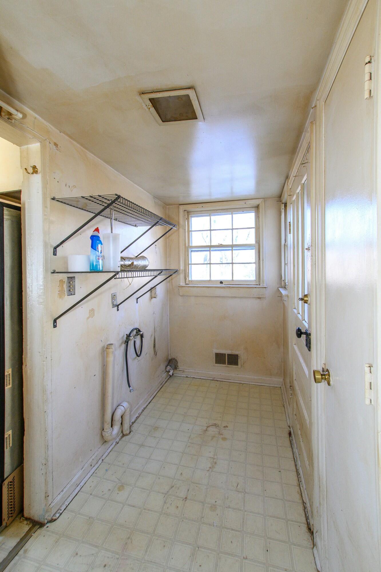 4 Coleman Ln