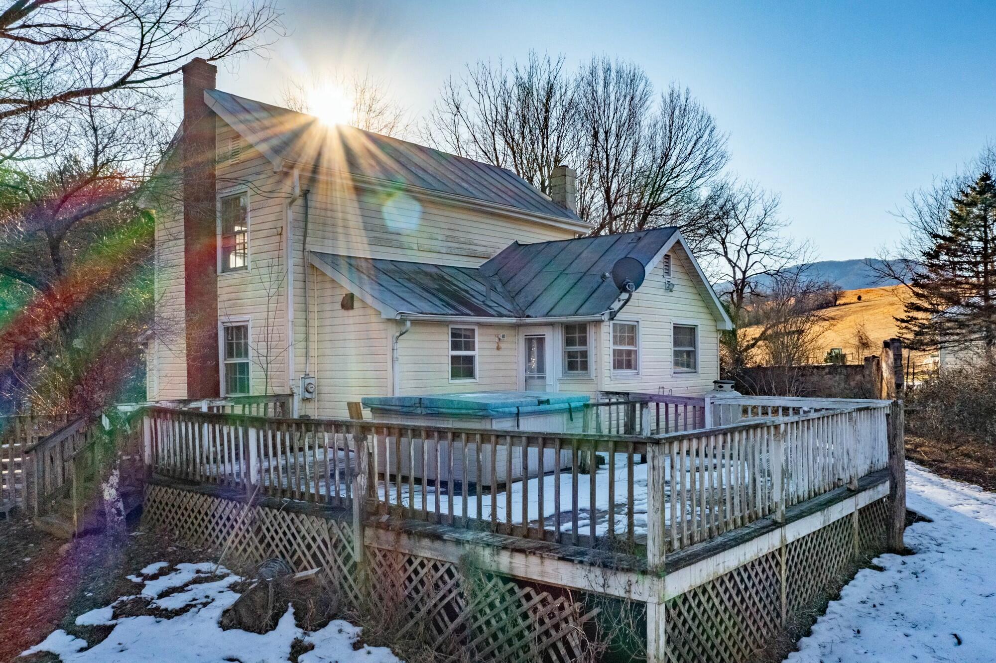 4 Coleman Ln