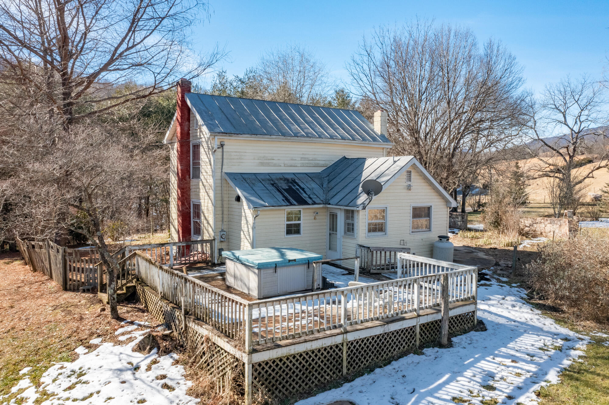 4 Coleman Ln