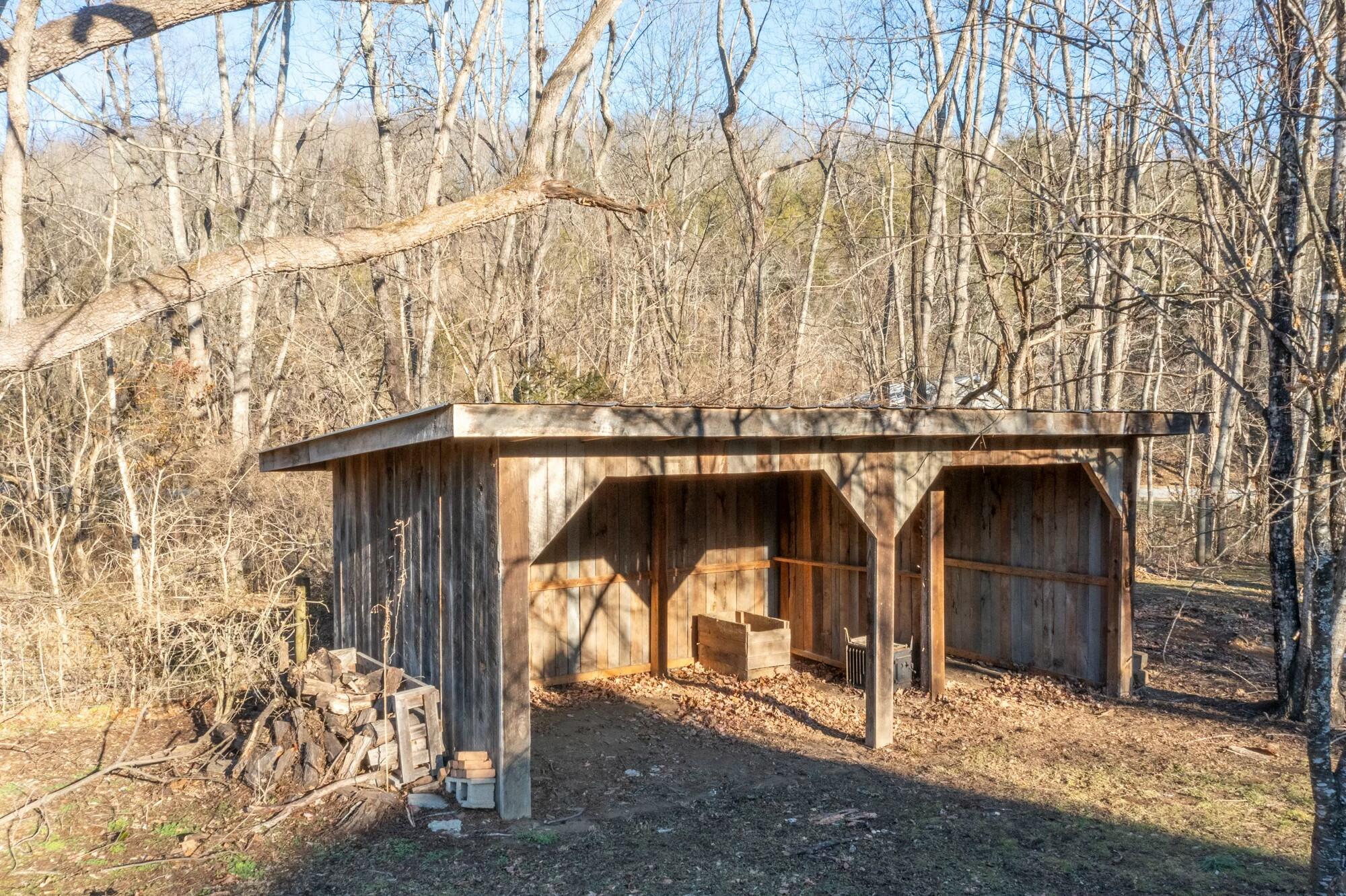 4 Coleman Ln
