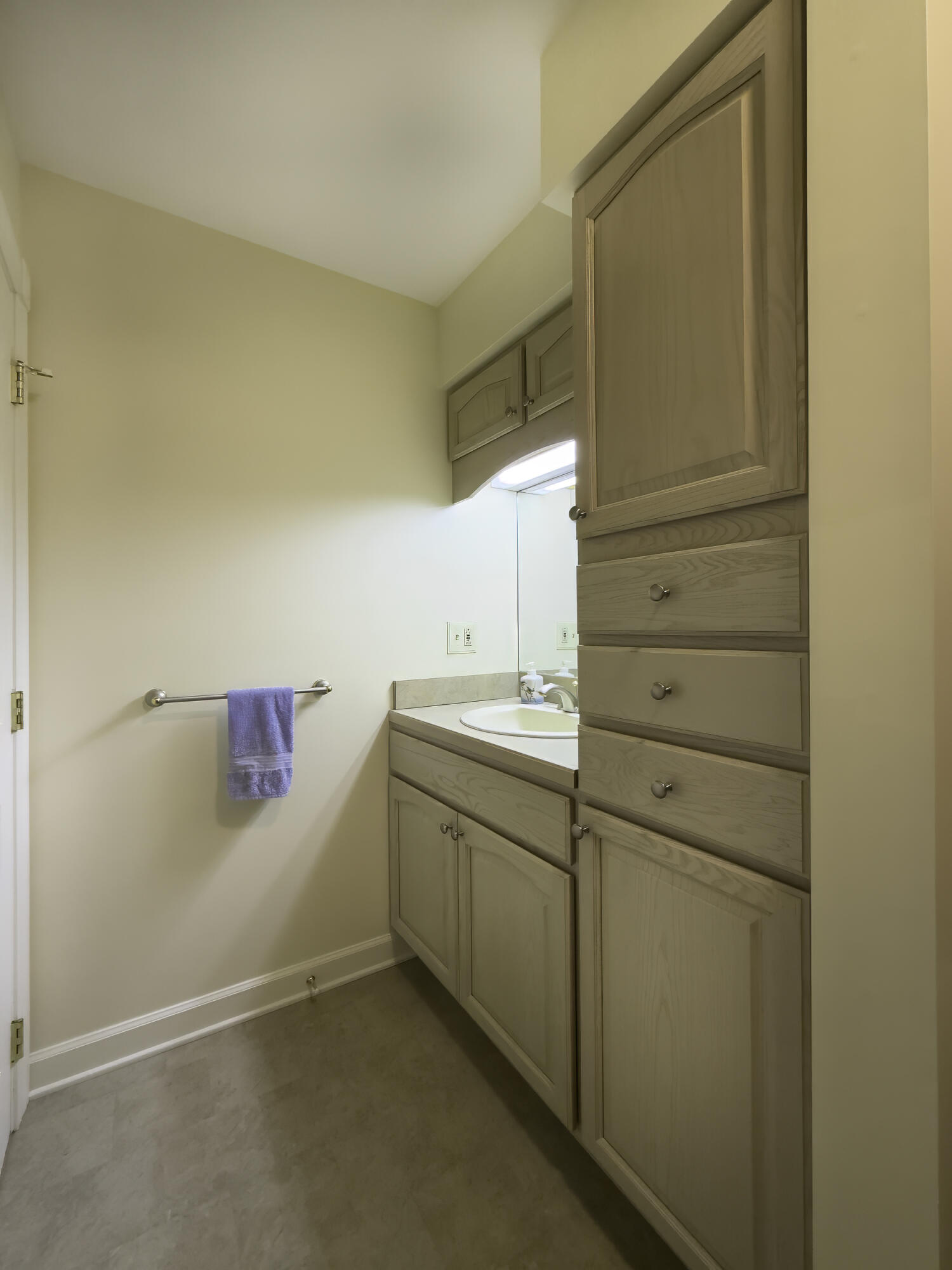 24 High Meadow Dr