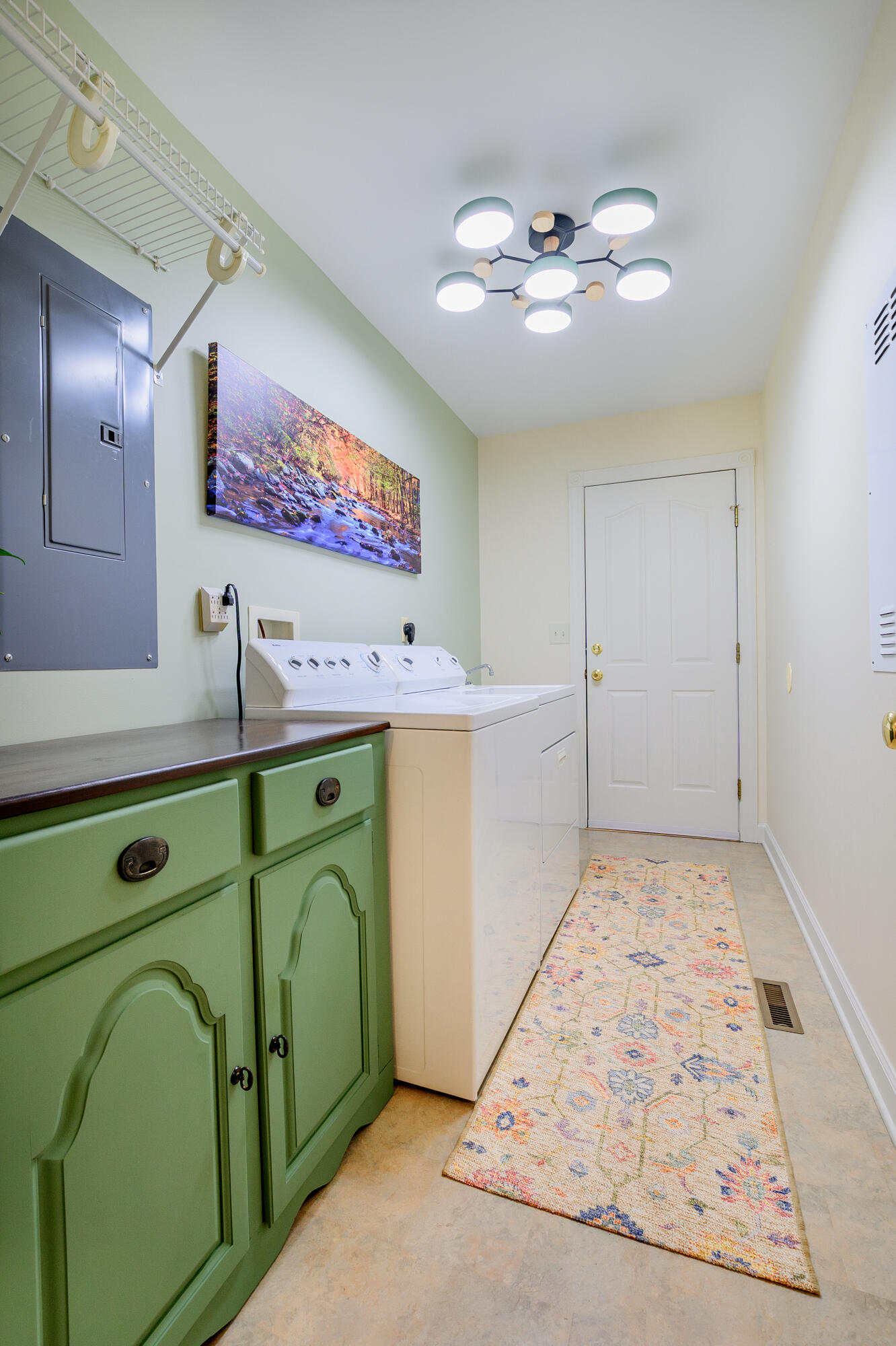 24 High Meadow Dr