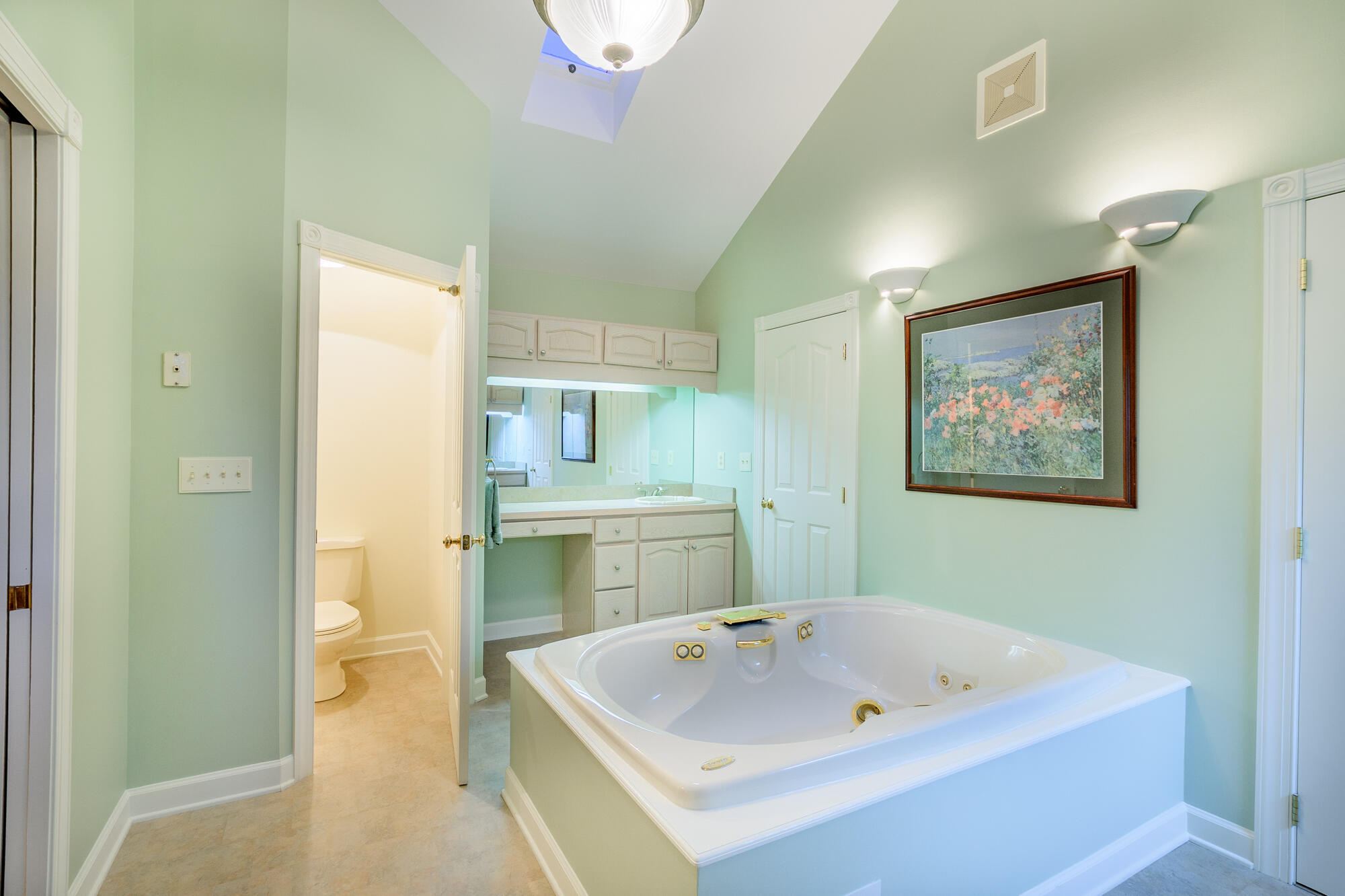 24 High Meadow Dr