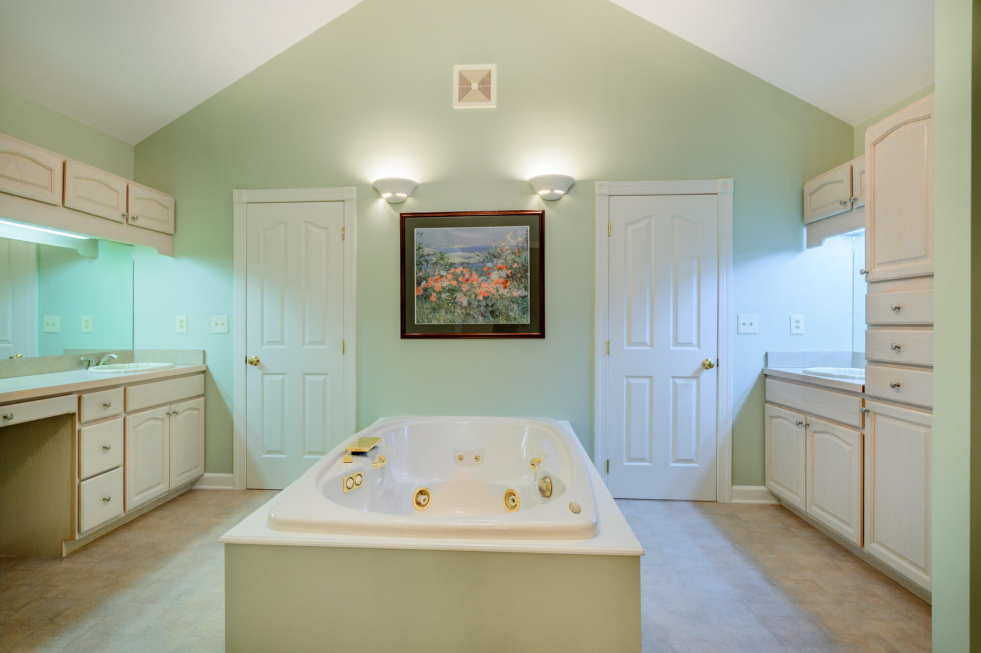 24 High Meadow Dr
