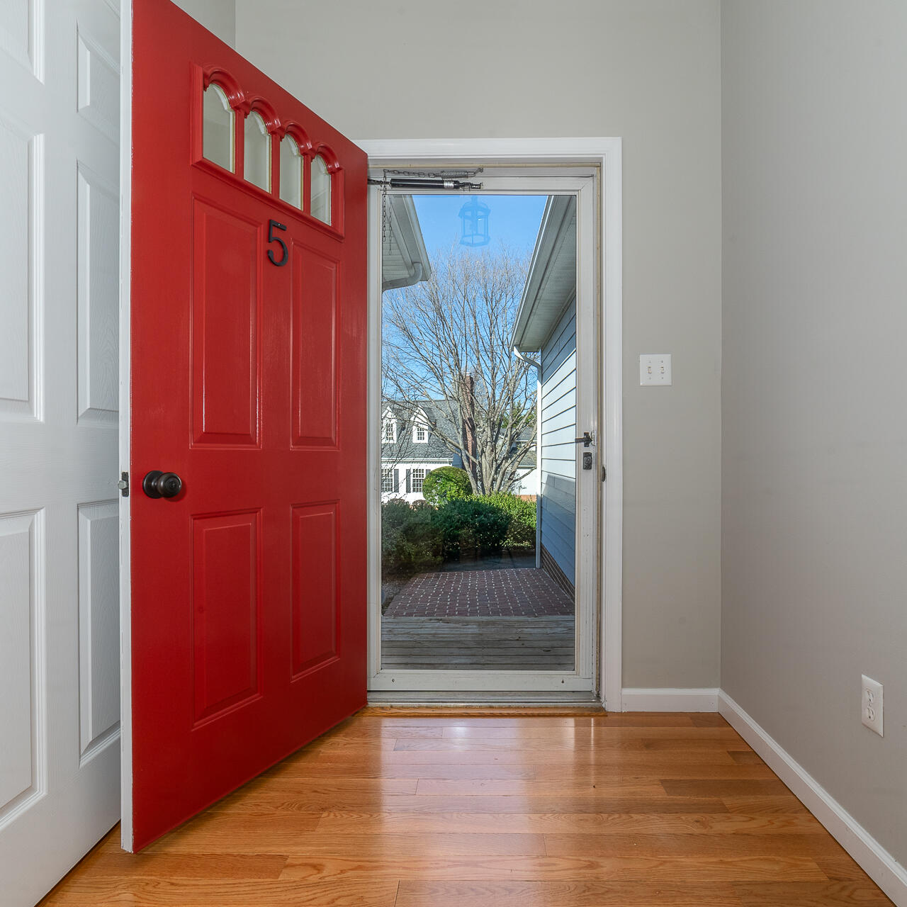 5 Gaines Ct