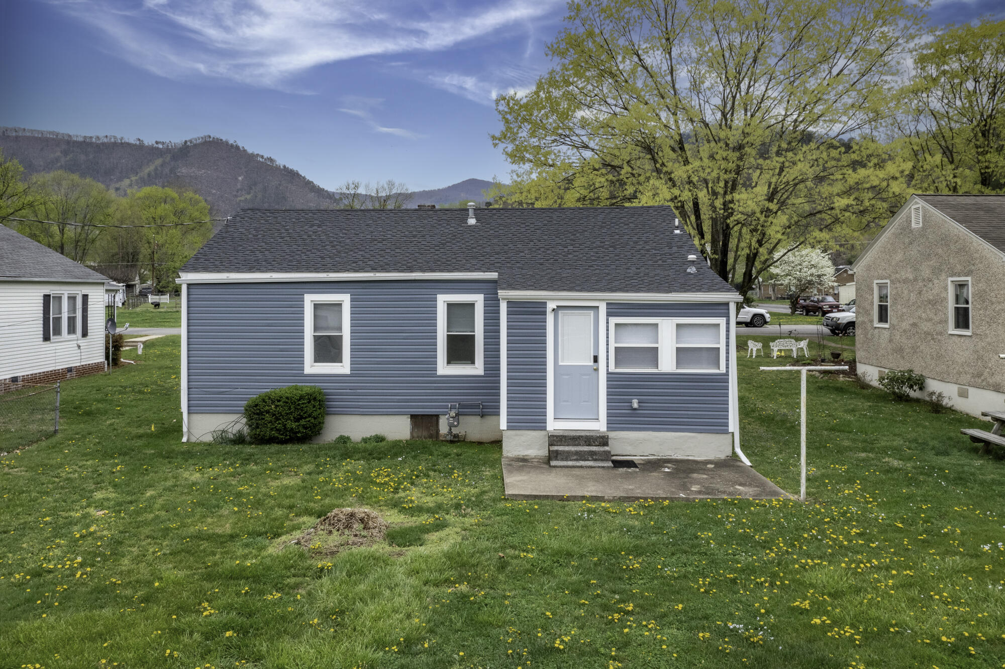 1213 Woodland Ave