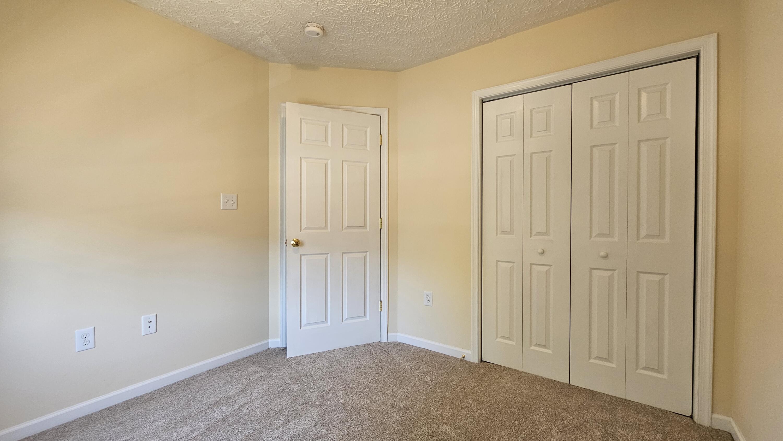 77 Pinnacle Ln