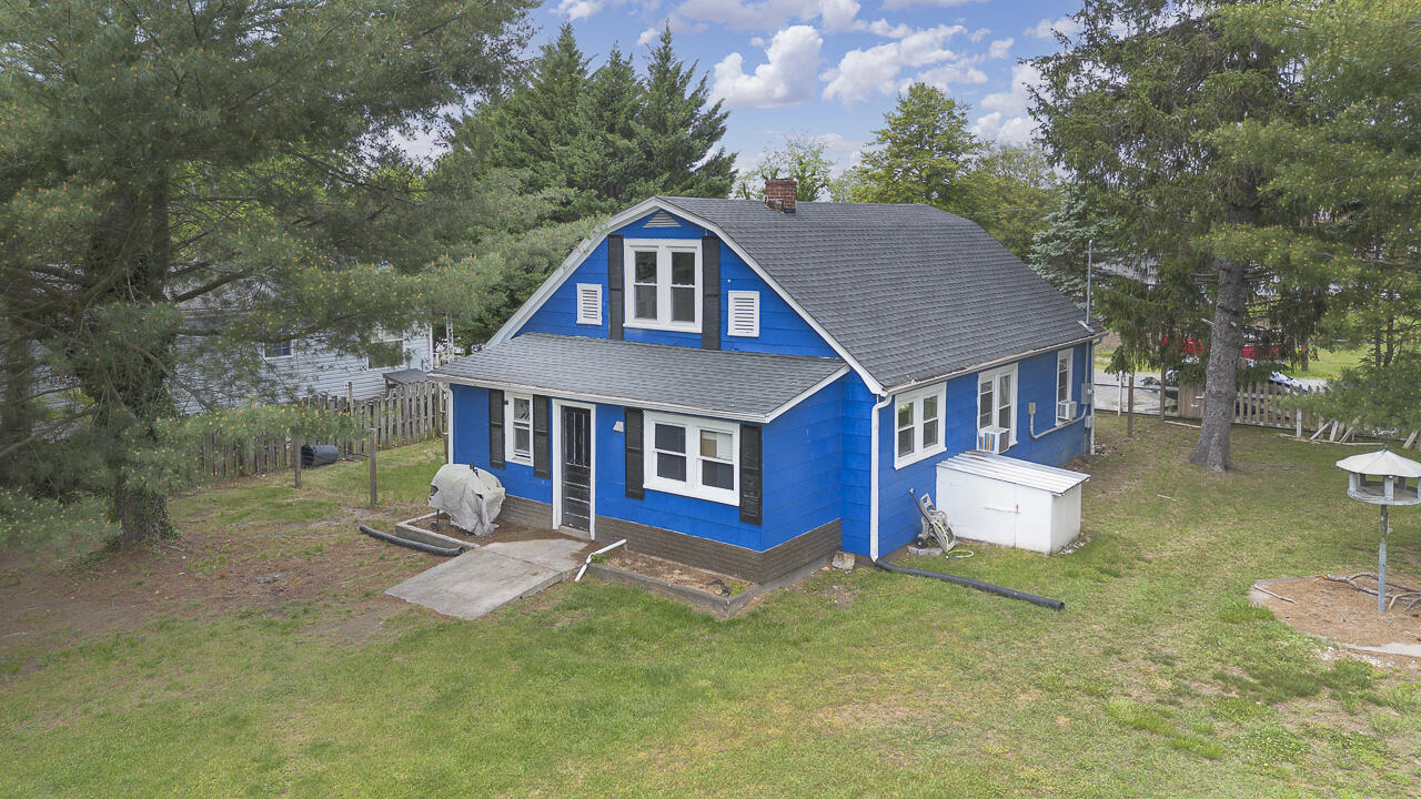 1716 Maple Ave