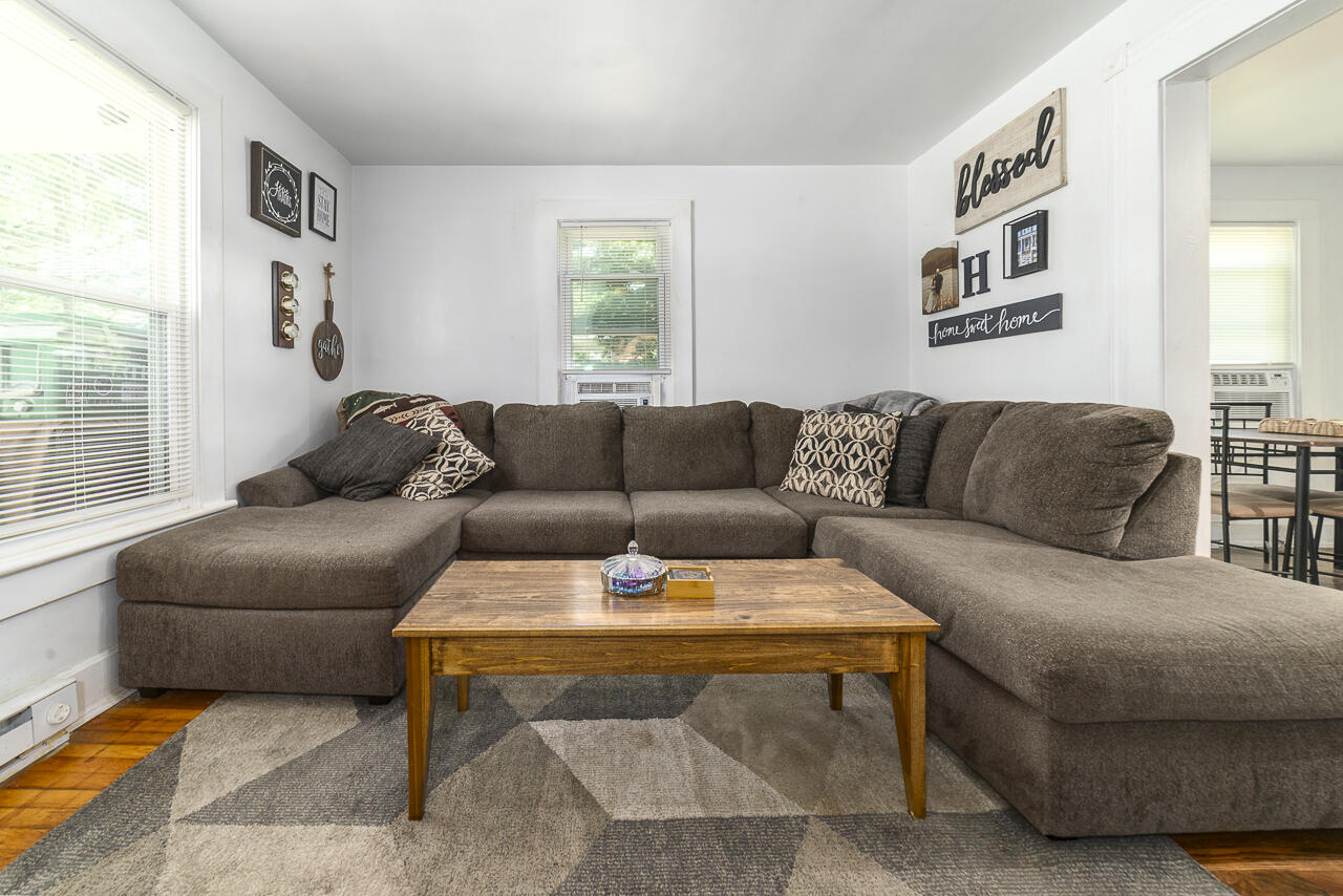 1716 Maple Ave