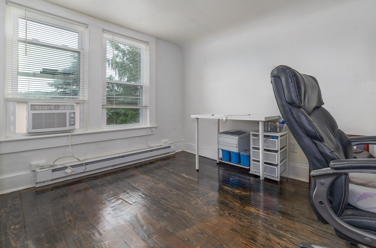 1716 Maple Ave