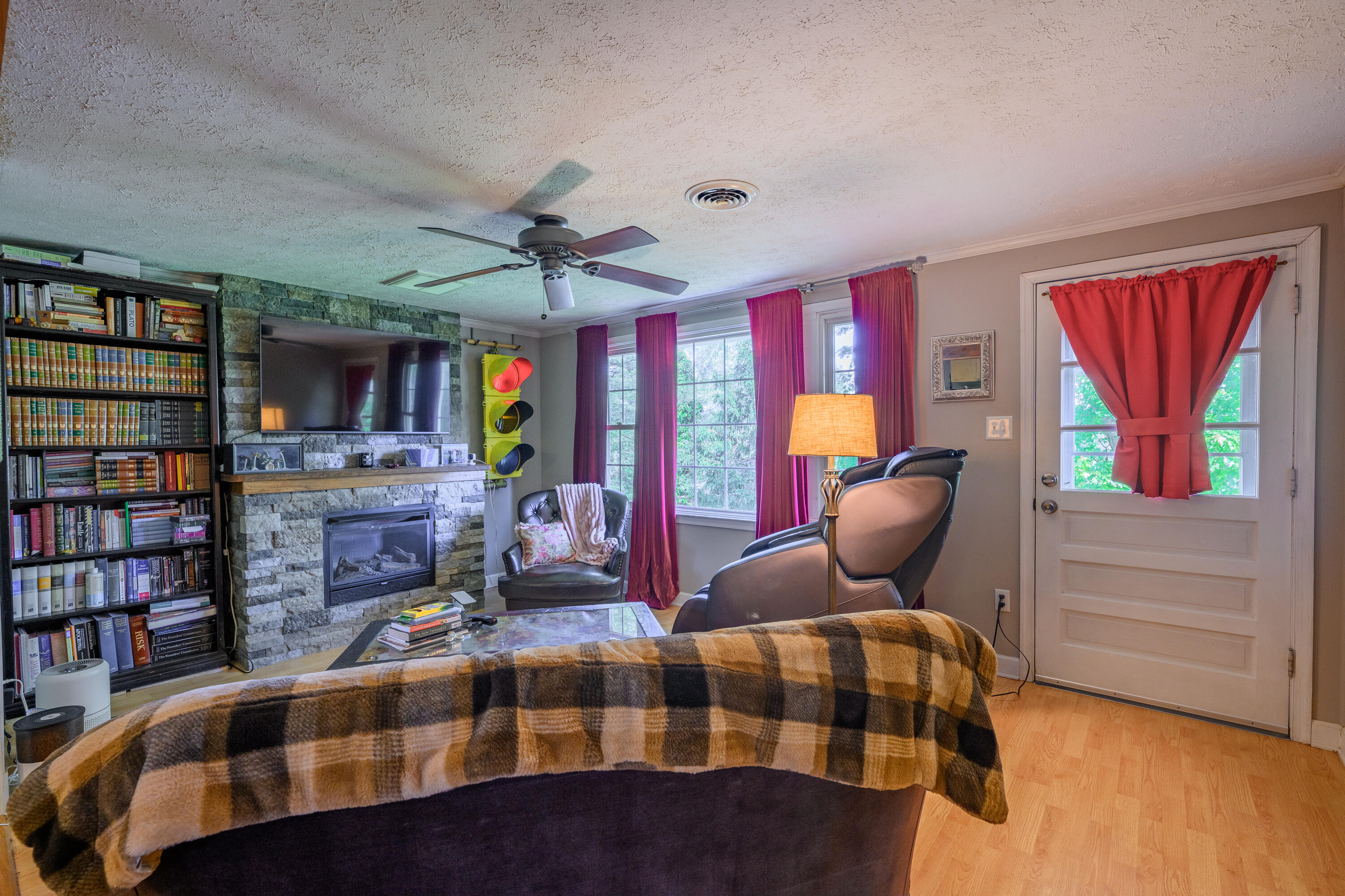 363 Valley Pike
