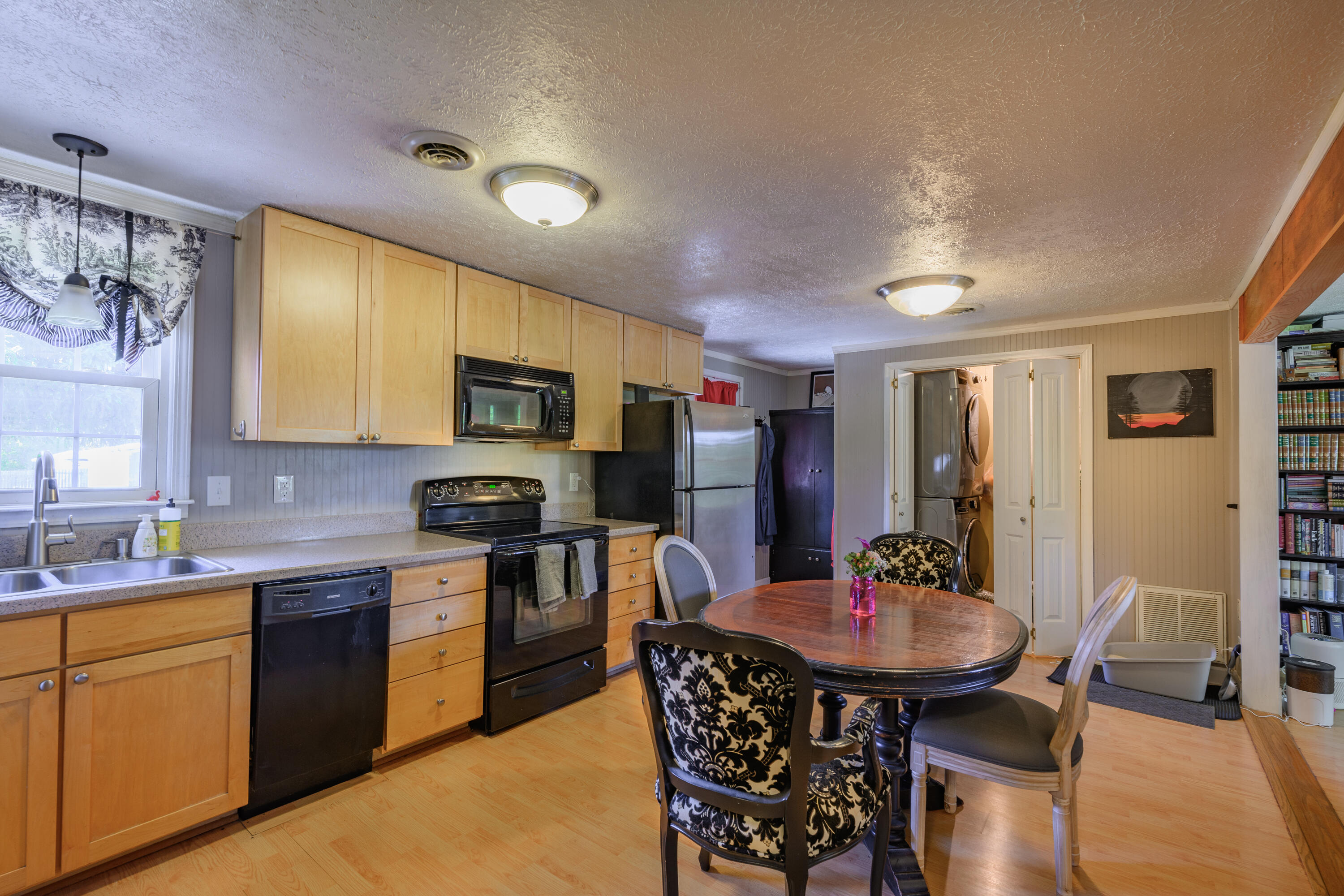 363 Valley Pike