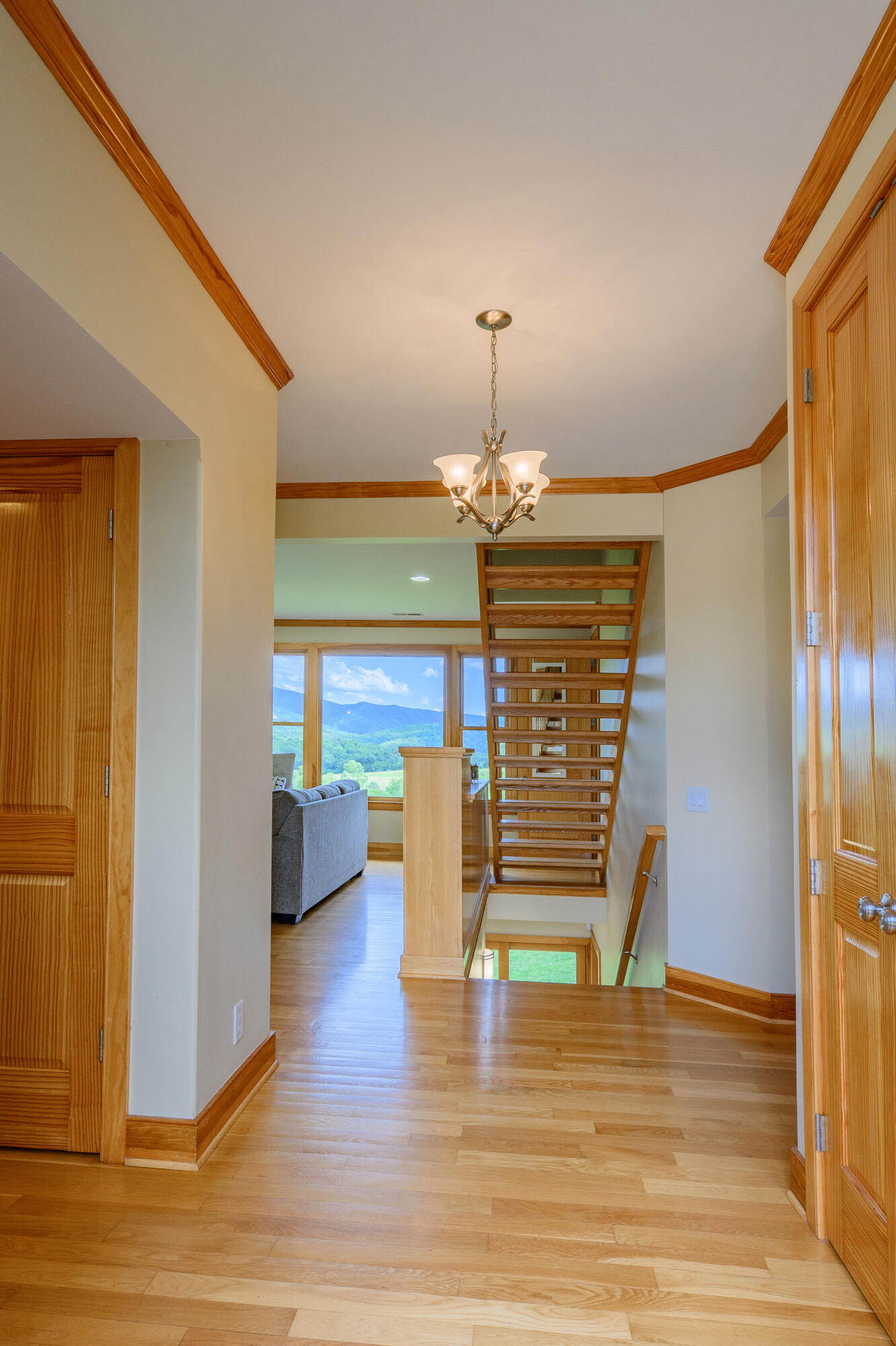 35 Meadow Heights Ln