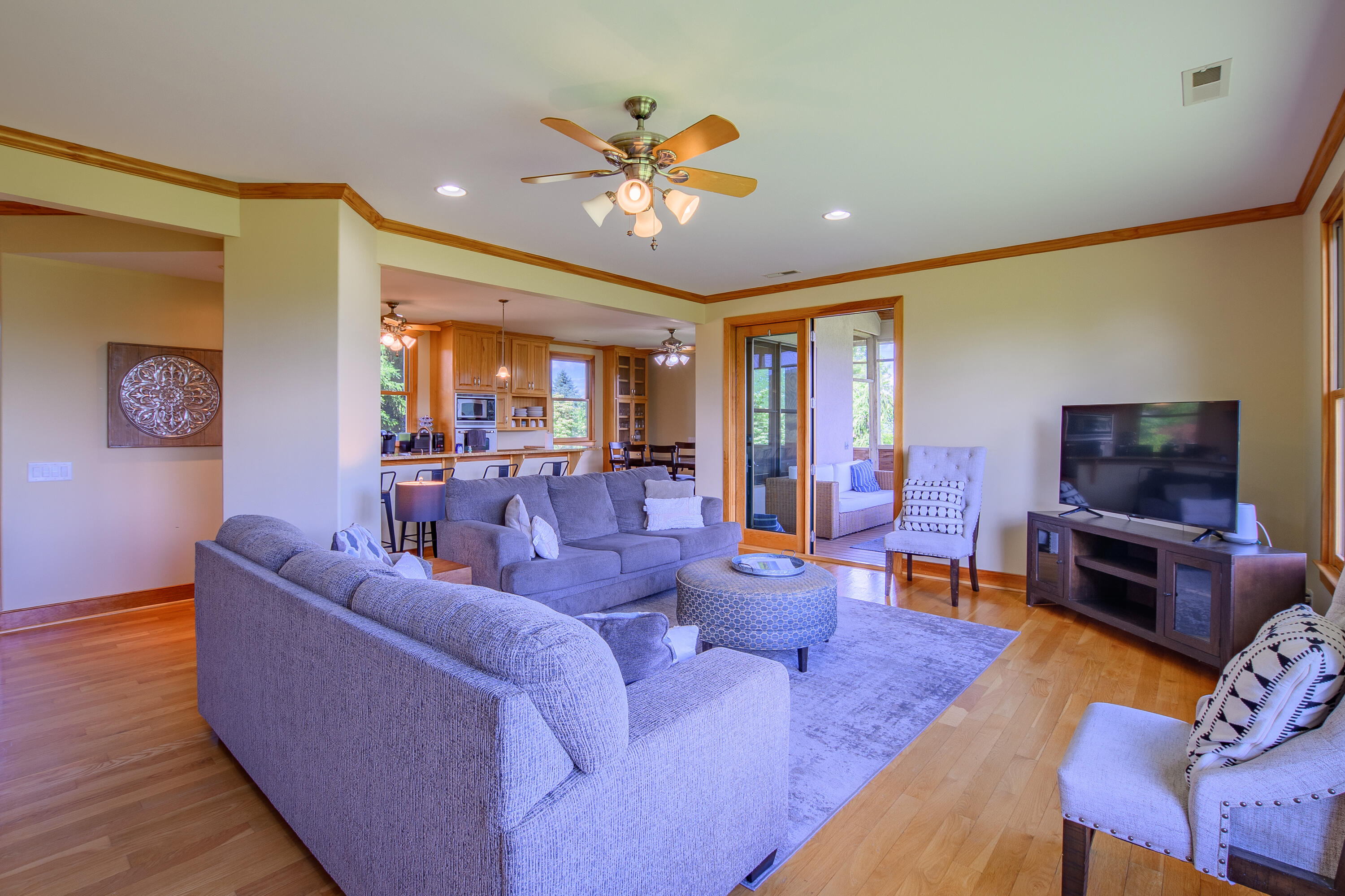 35 Meadow Heights Ln