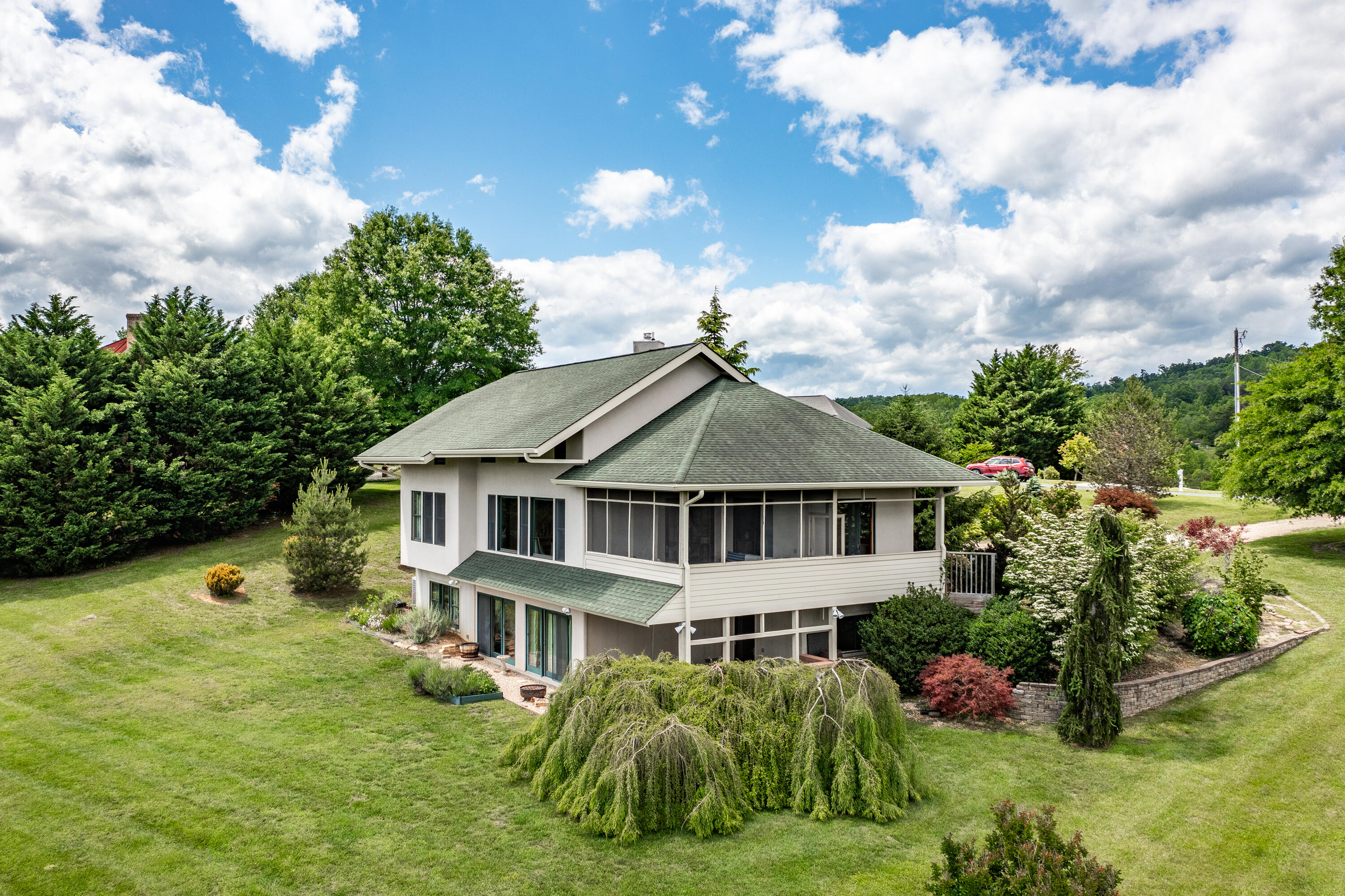 35 Meadow Heights Ln