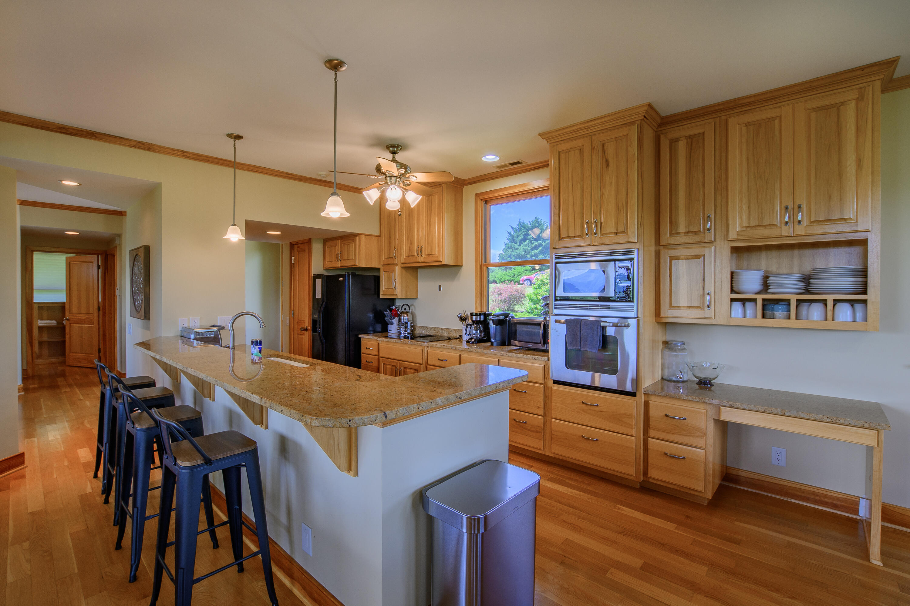 35 Meadow Heights Ln