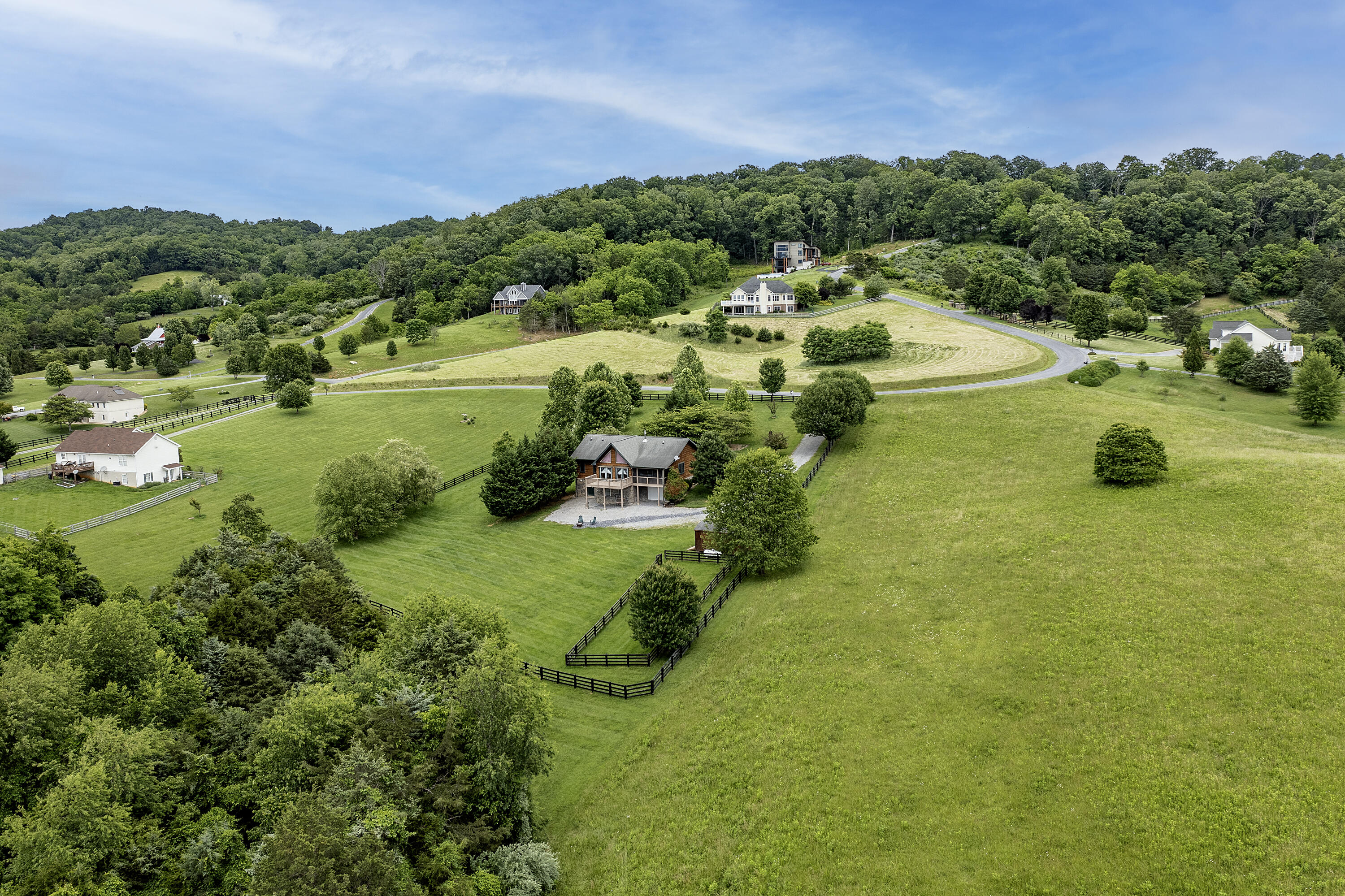 140 Cherry Ridge Ln