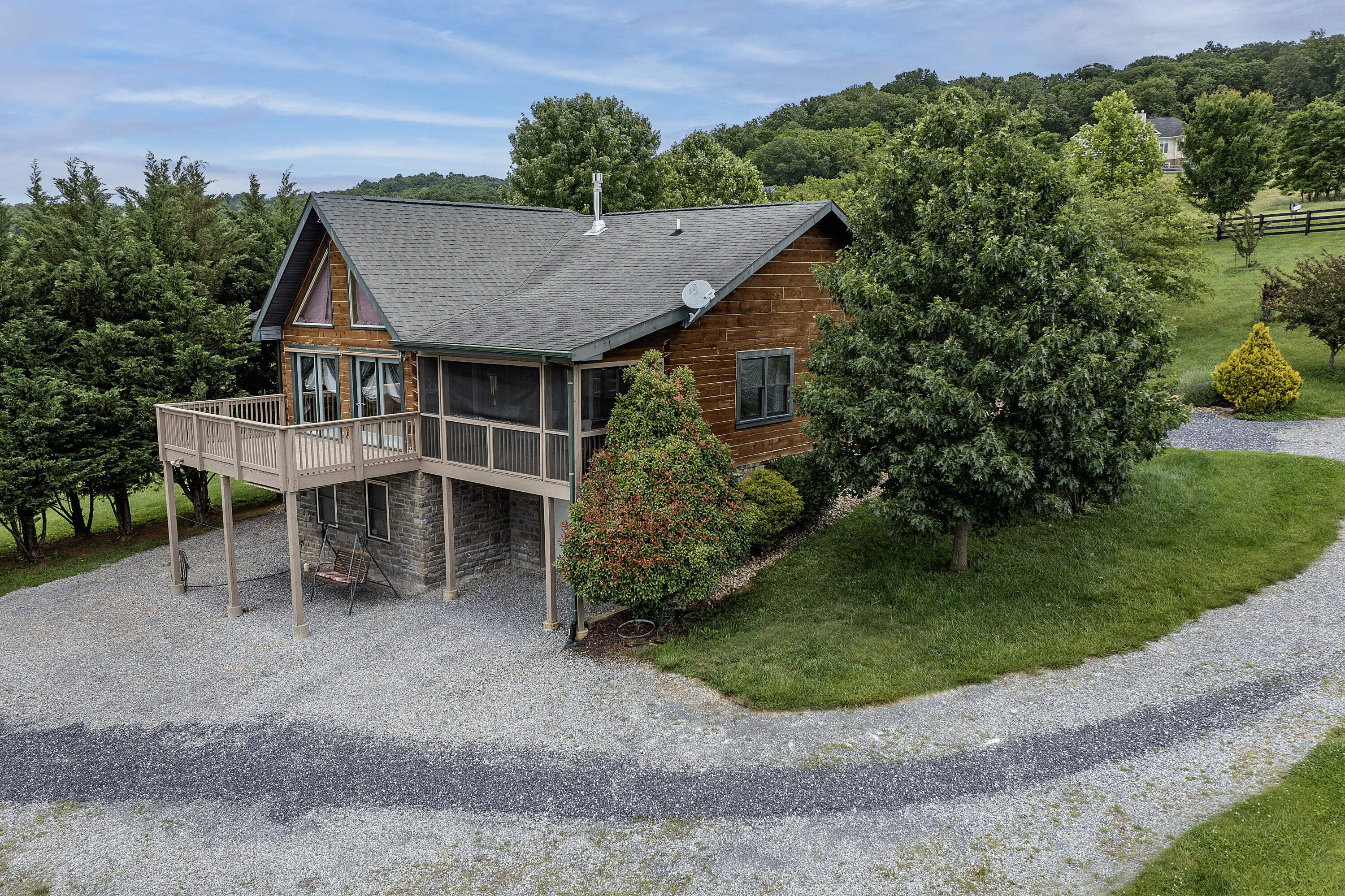 140 Cherry Ridge Ln