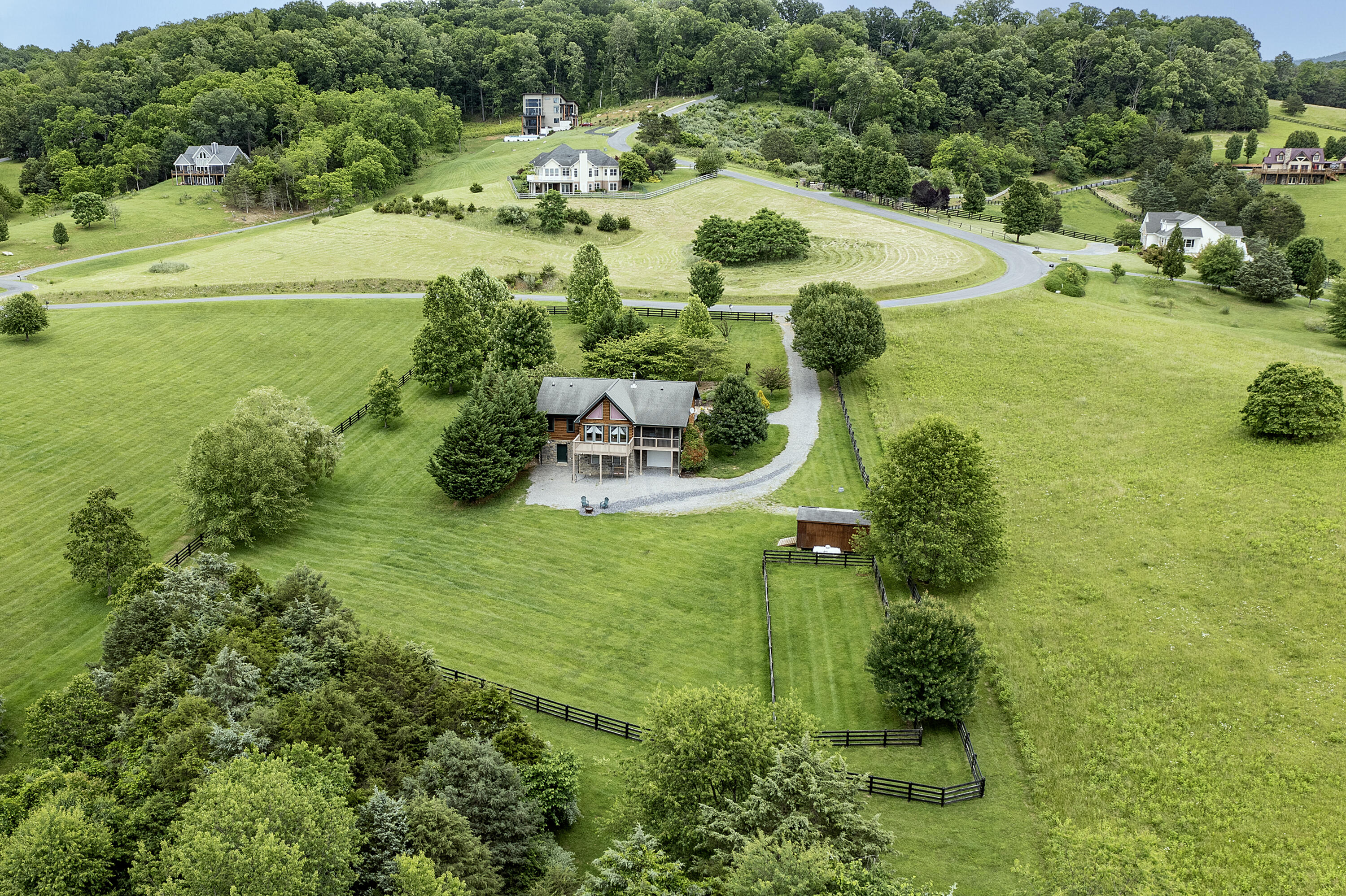 140 Cherry Ridge Ln