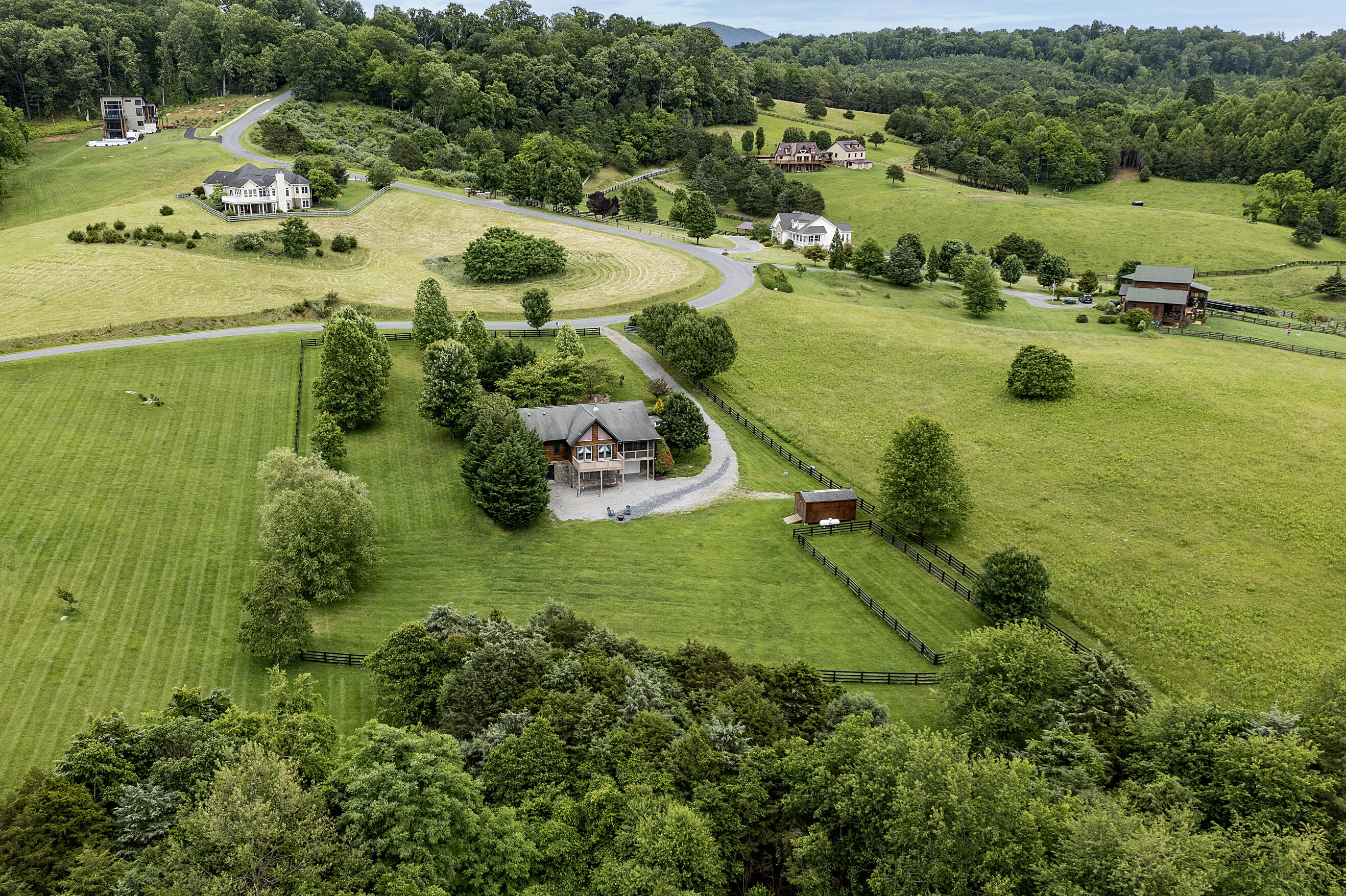 140 Cherry Ridge Ln